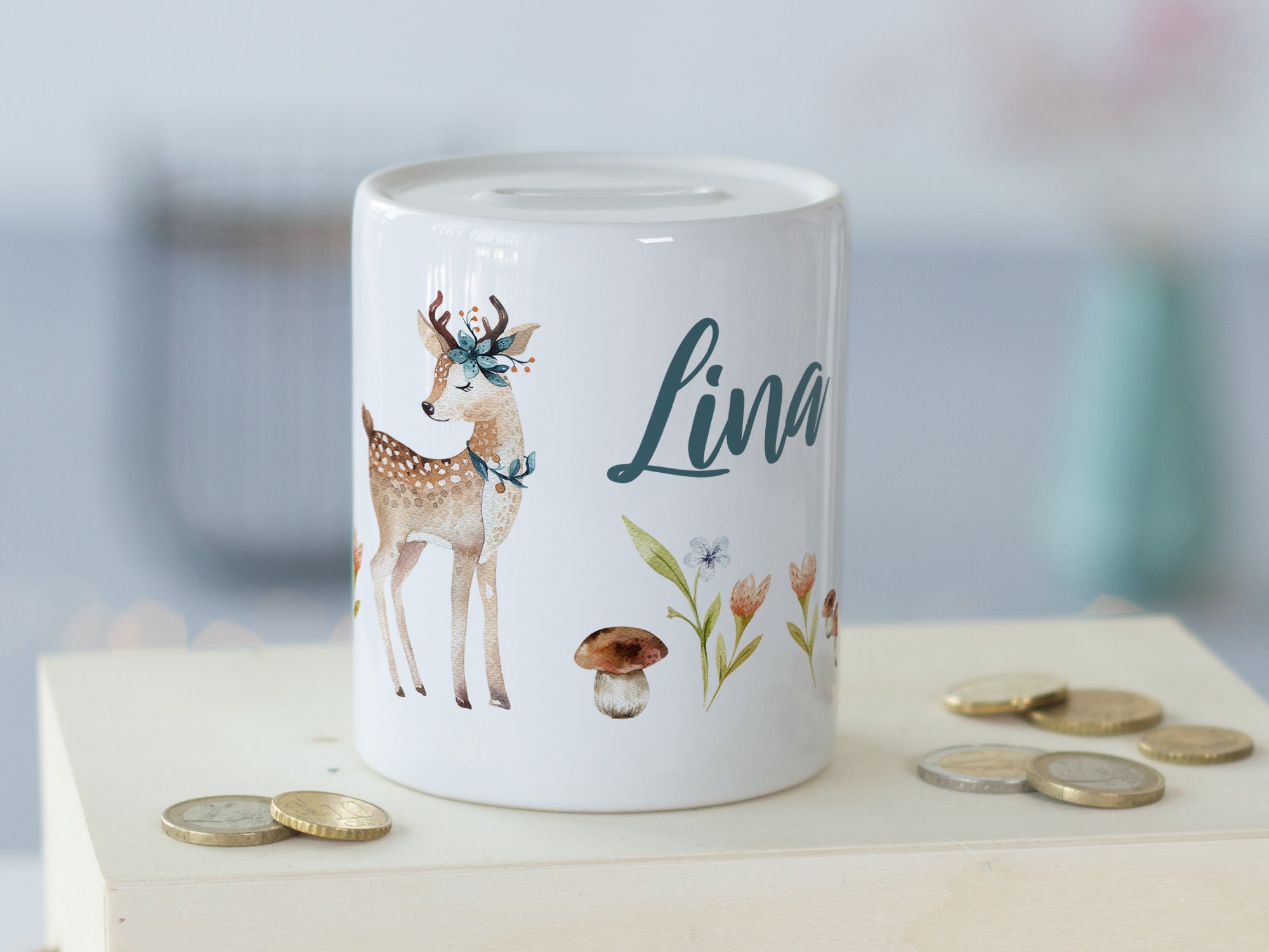 Weiße Spardose mit Reh, Blumen und dem Namen "Lina".