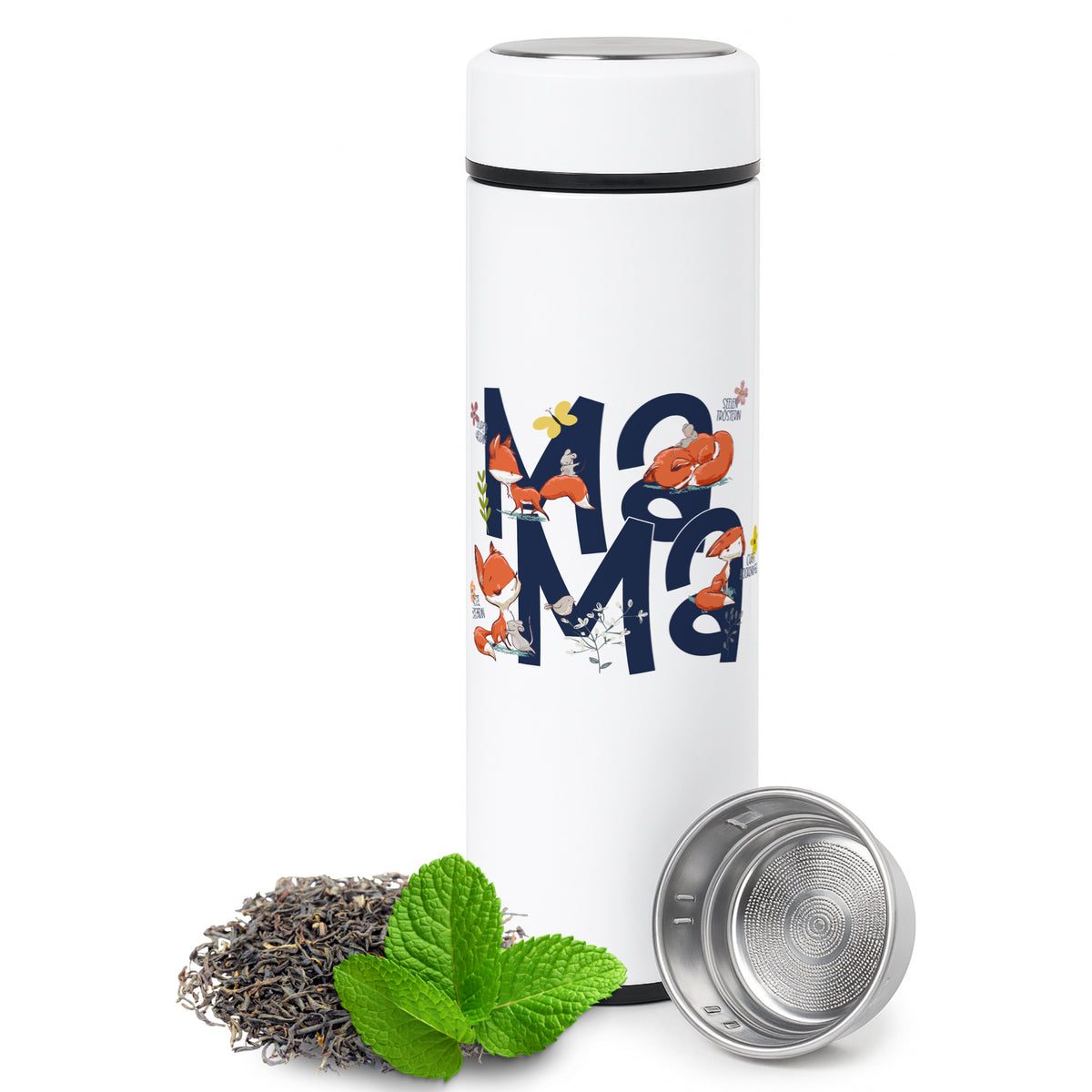 Weiße Thermosflasche mit buntem Design, Teesieb und Kräutern.