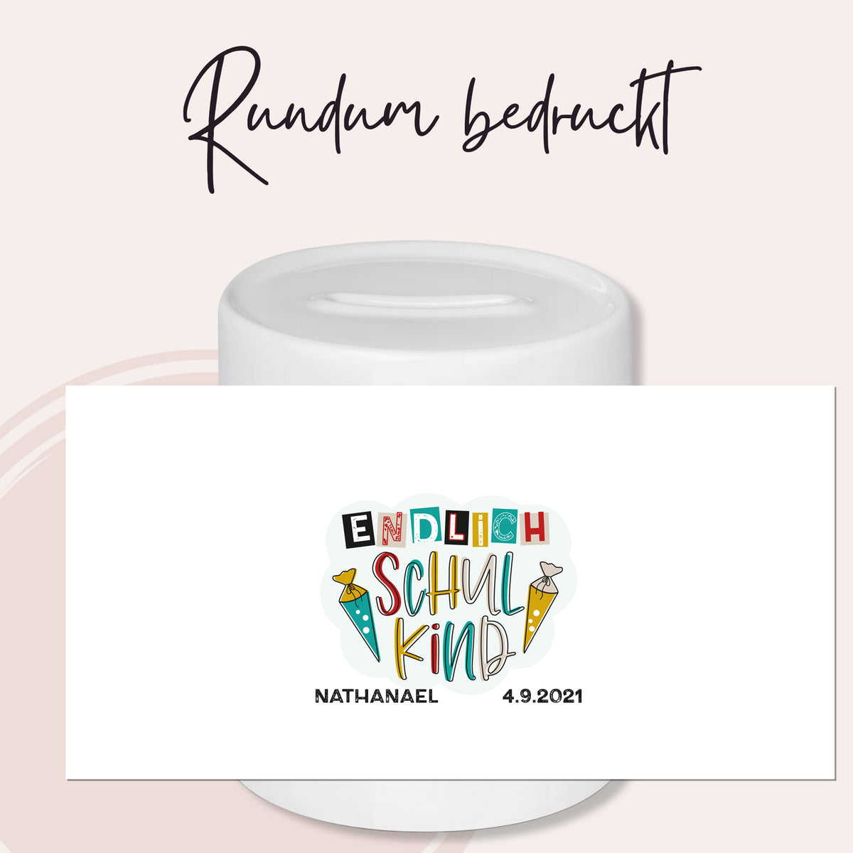 Keramikbecher mit buntem "Endlich Schulkind"-Design.