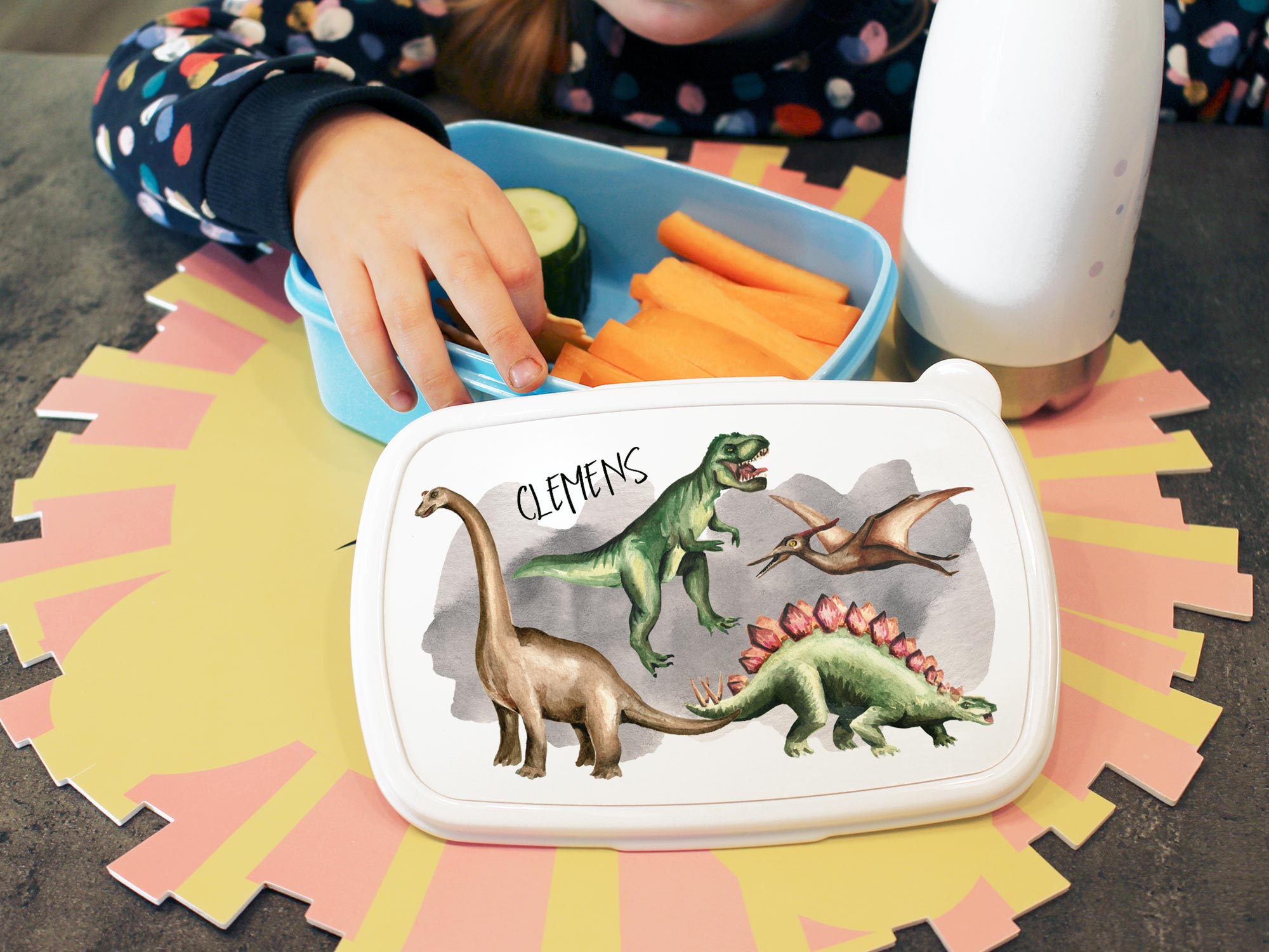 Bento-Box mit Dinosauriern, personalisiert mit "CLEMENS".