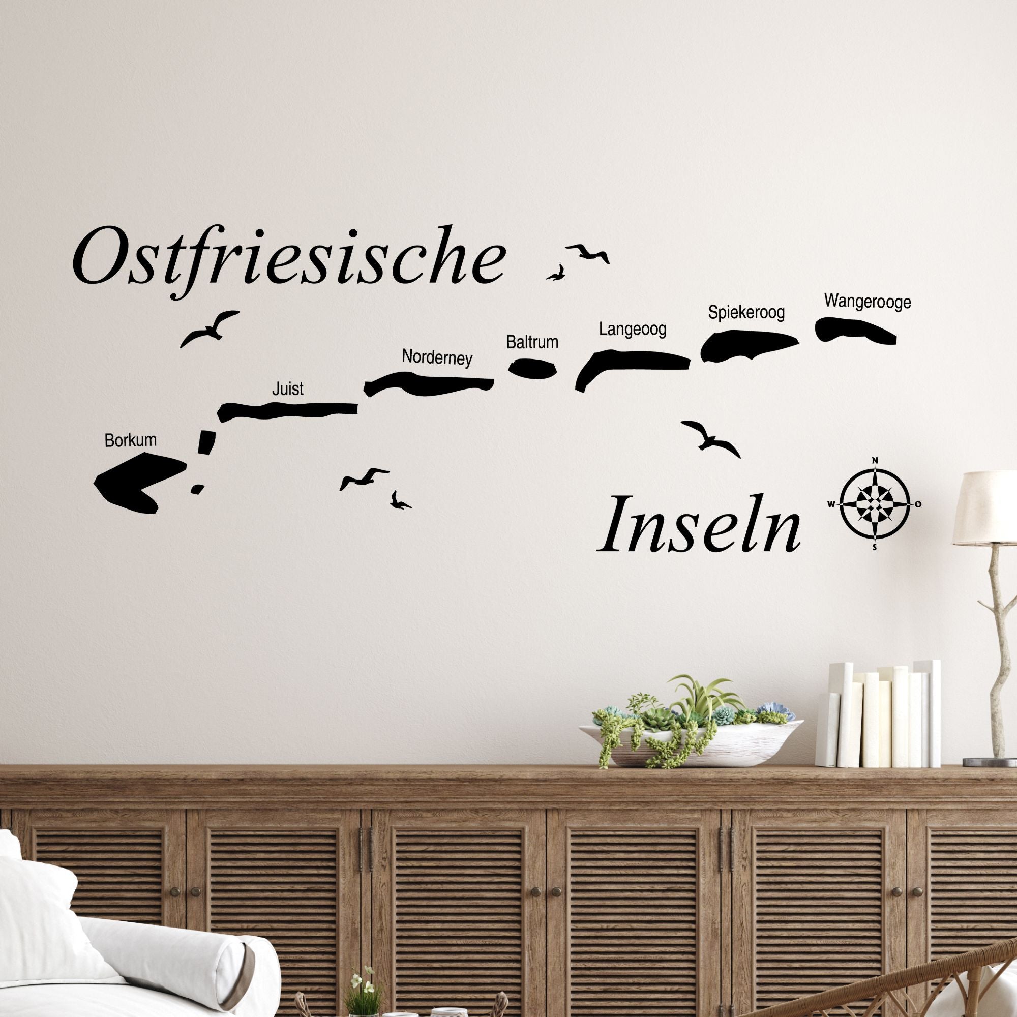 Wandtattoo Ostfriesische Inseln in Schwarz mit Kompass.