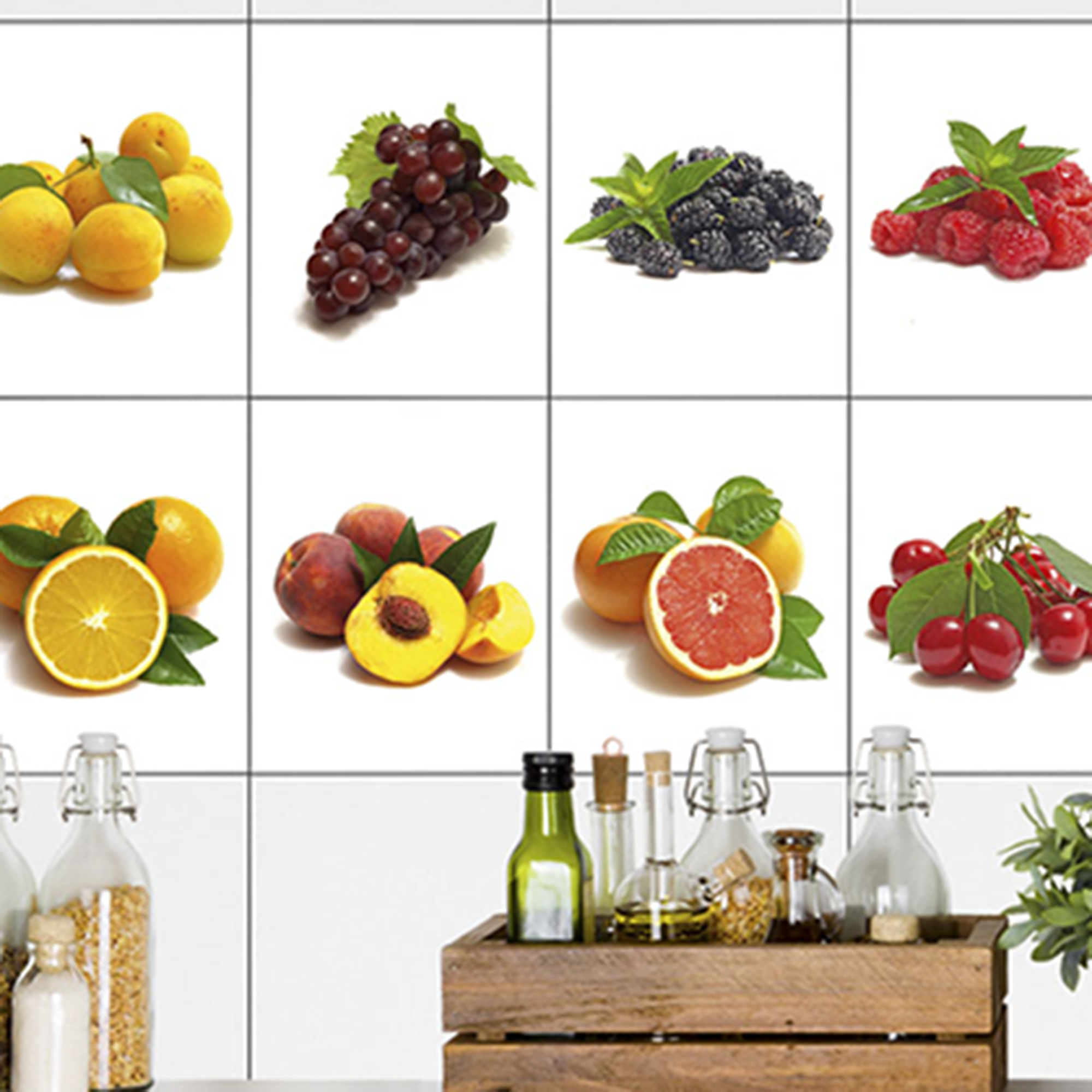 Vielfältige Früchte: Orangen, Trauben, Himbeeren, Kirschen, Pfirsiche.