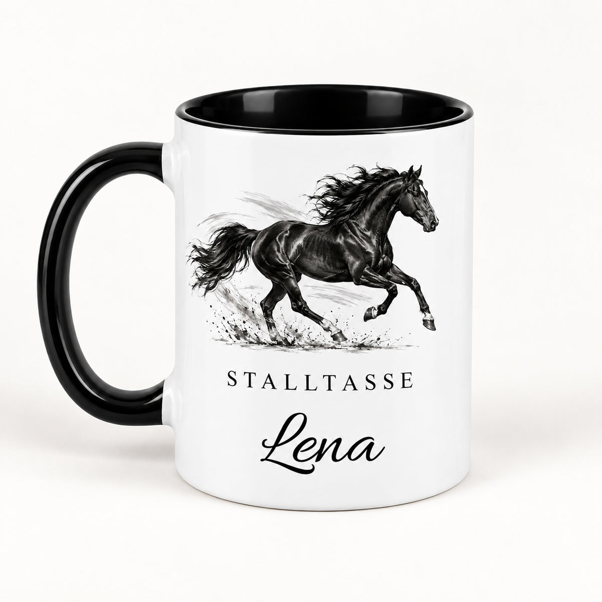 Stalltasse mit Namen Lena – Freier Galopp, schwarzer Henkel und Innenraum – Rückseite