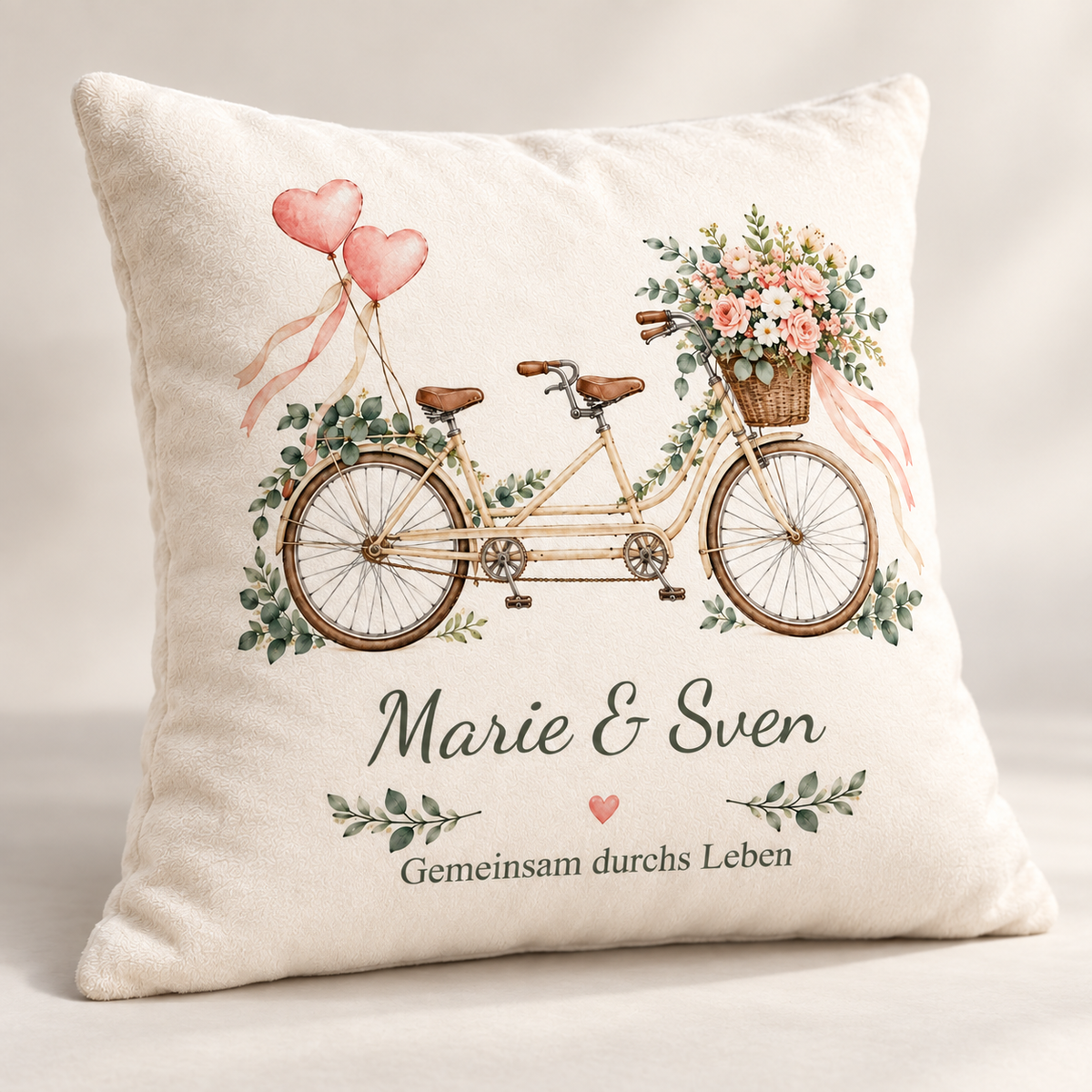 Bedruckte Vorderseite des Hochzeitskissenbezugs Tandem mit Marie & Sven.