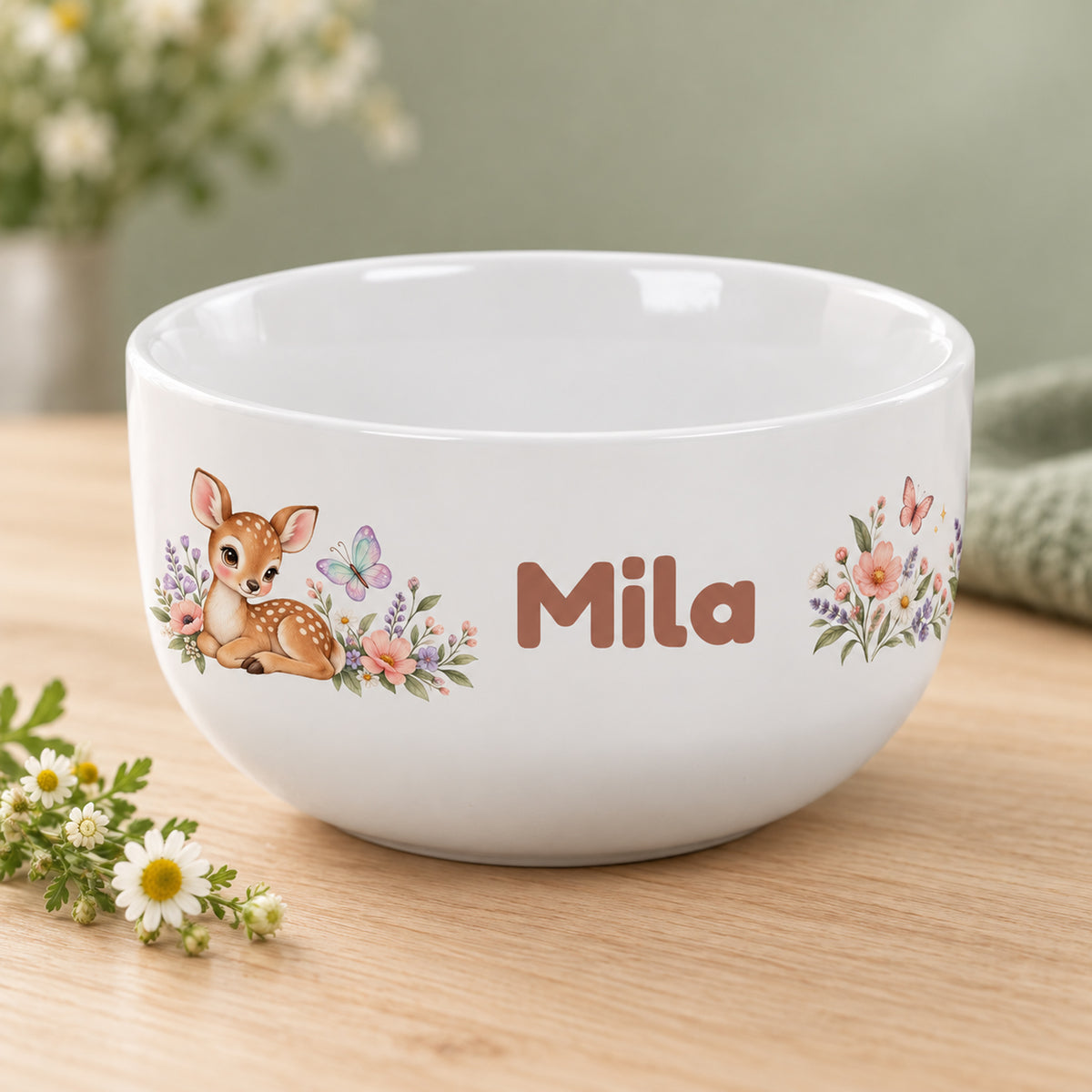 Weiße Müslischale mit Reh-Motiv und Beispielname Mila