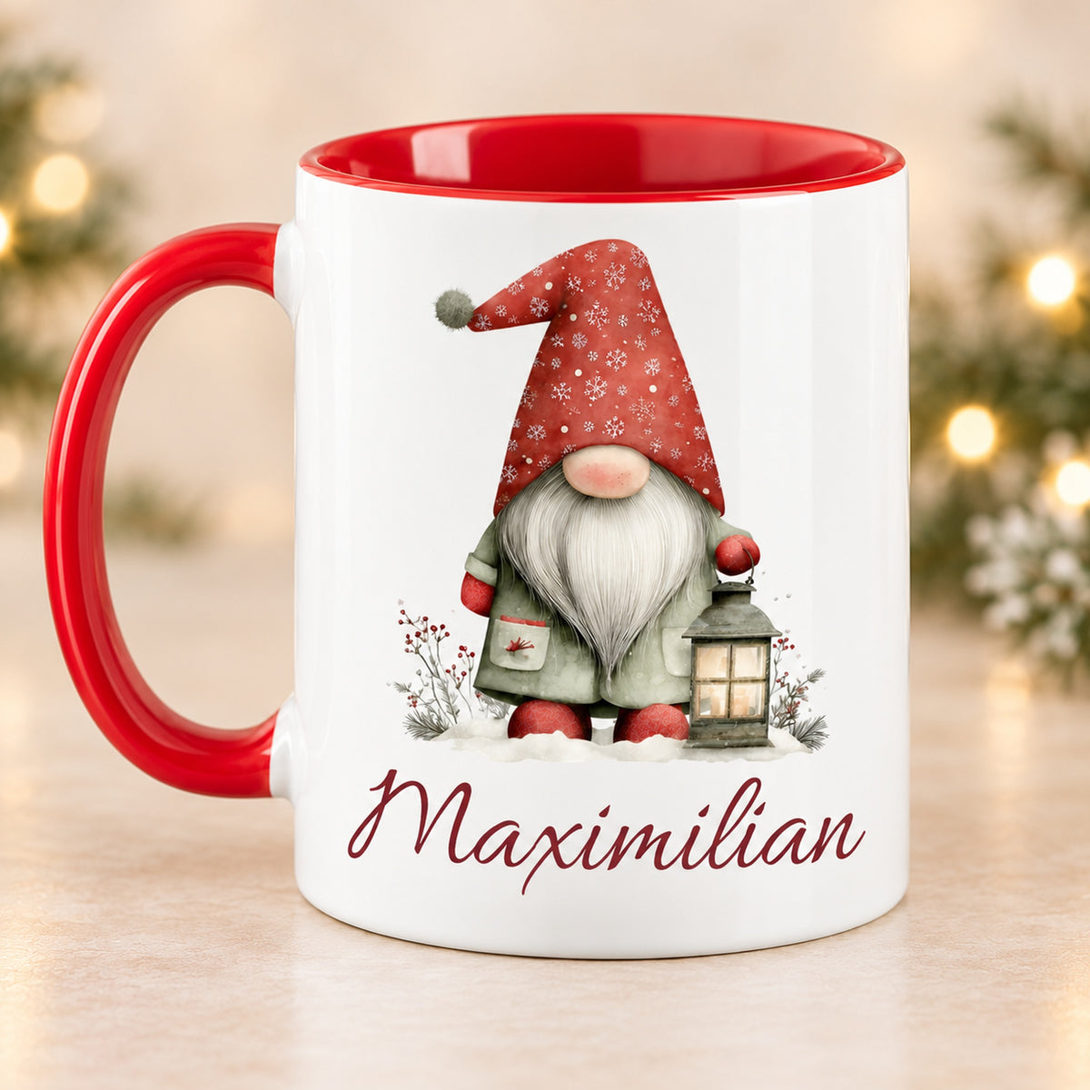 Personalisierte Weihnachtswichtel-Tasse Laternenlicht mit roter Innenseite und rotem Henkel – Rückseite mit gleichem Motiv und Namen
