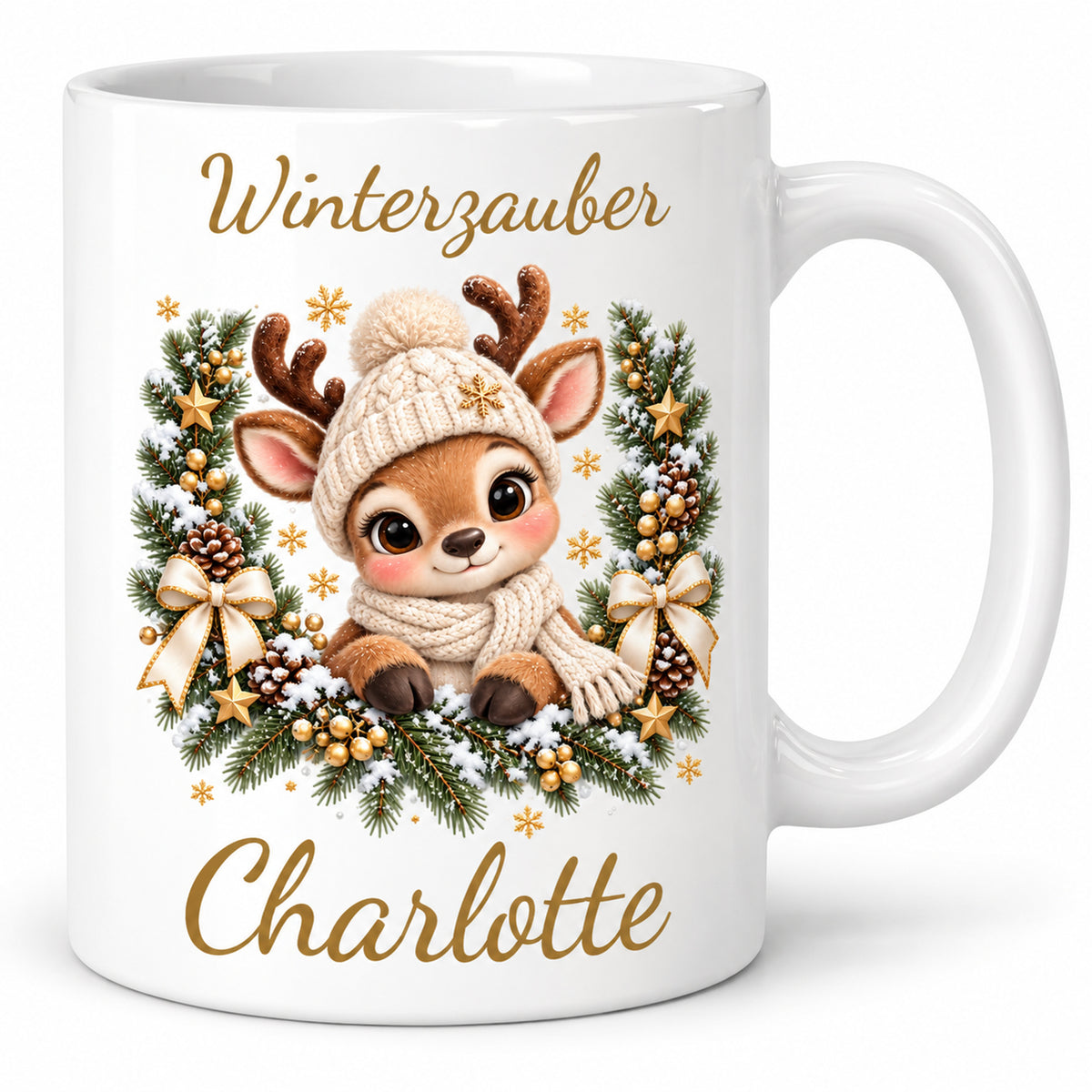 Tasse Rentier mit Namen – Im Winterkranz Creme/Gold – Produktansicht 1, Beispielname Charlotte