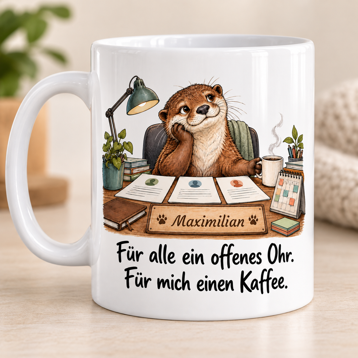 Personalwesen: weiße Tasse mit Otter-Berufsmotiv, Spruch und Beispielname Maximilian – bedruckte Rückseite