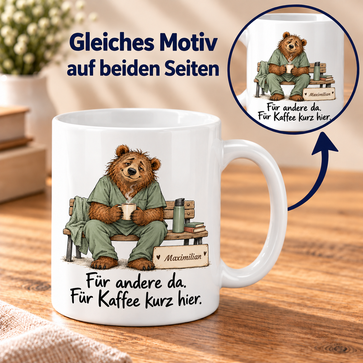 Pflege: weiße Tasse mit Bär-Berufsmotiv, Spruch und Beispielname Maximilian – beidseitiger Druck