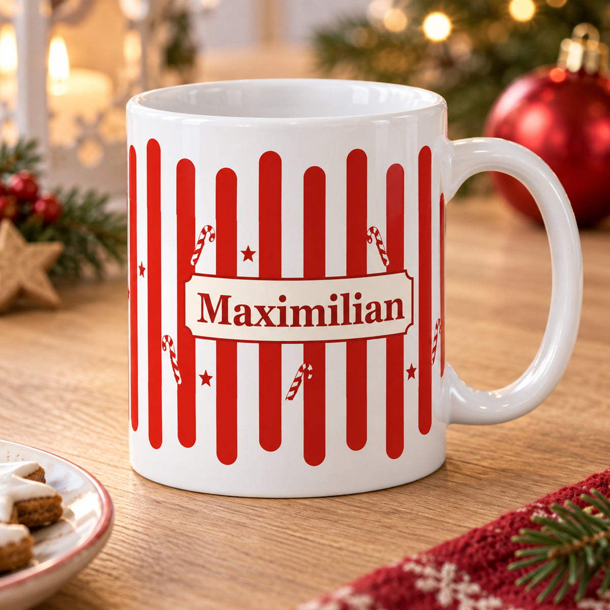 Weihnachtstasse Zuckerstange – Weihnachtliche Szene mit Beispielname Maximilian