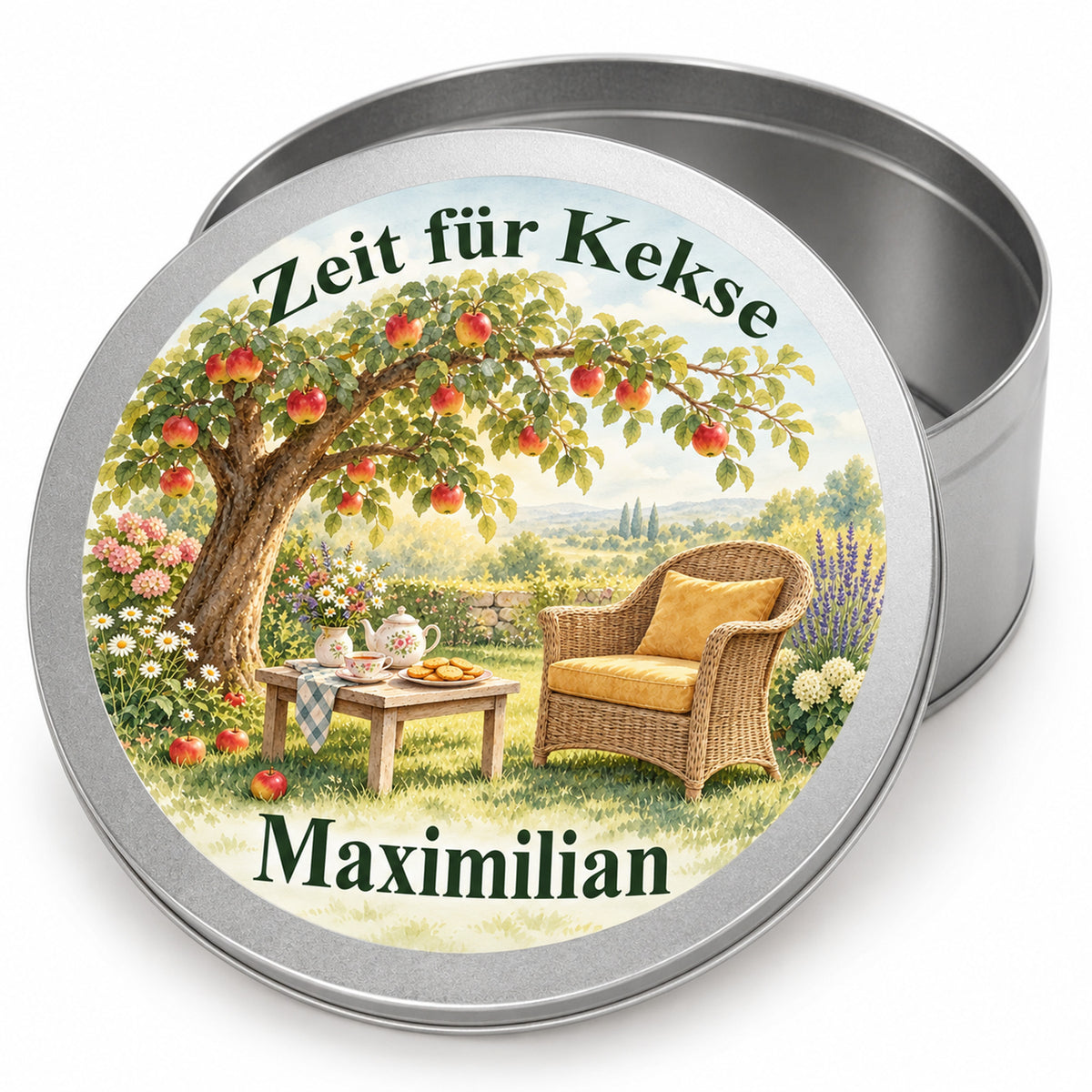 Nahansicht der Keksdose mit Motiv Auszeit unter dem Apfelbaum, bedrucktem Deckel und silberner Dose