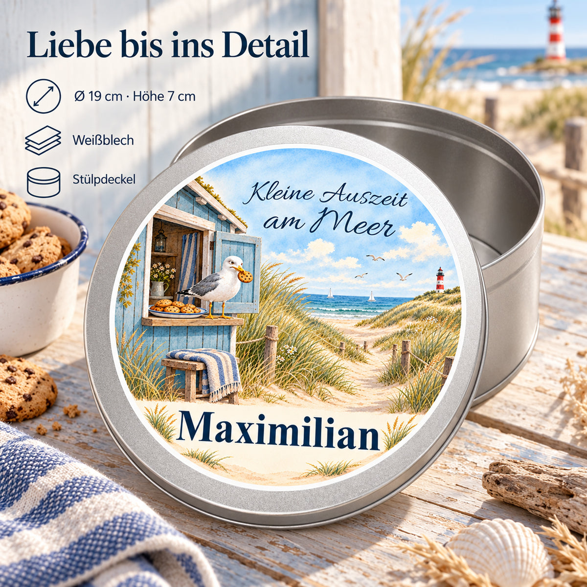 Keksdose mit Strandhäuschen-Kekspause-Motiv und Angaben zu Material, Größe und Deckel