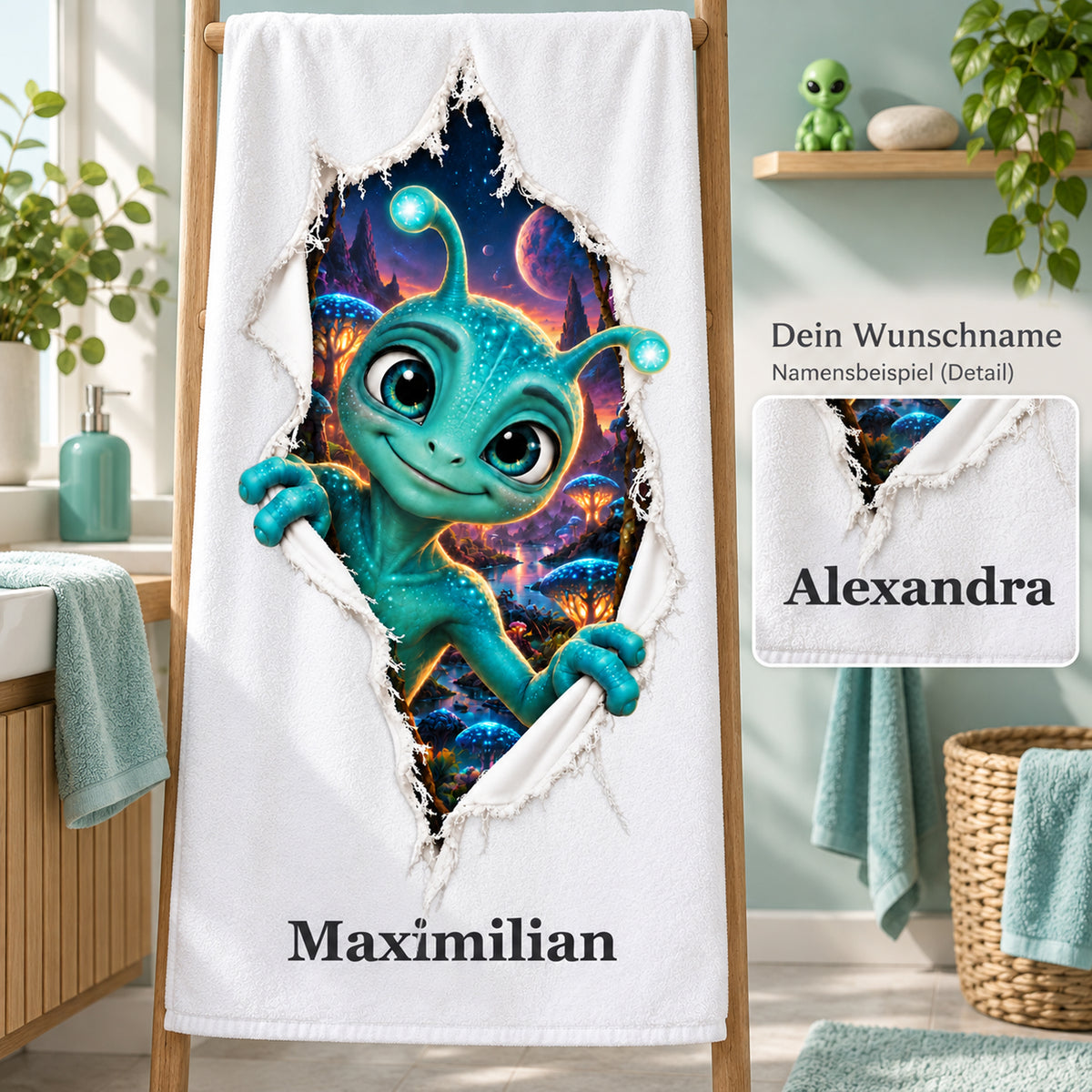 Handtuch mit Freundlicher Alien-Aufdruck und vergrößertem Namensdetail zur Personalisierung.