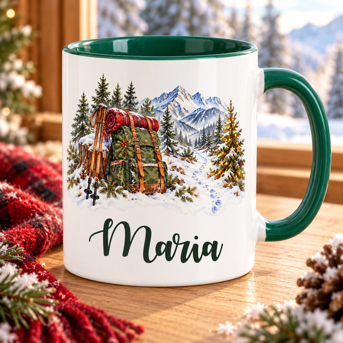 Tasse mit grünem Henkel und Name: Rucksack im verschneiten Tannenwald.