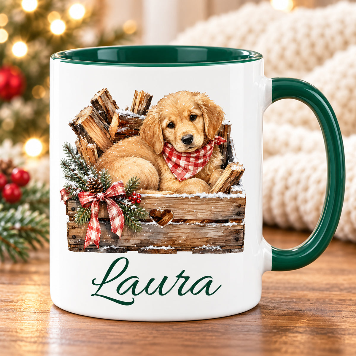 Weihnachtstasse mit Hund-Motiv und Wunschname, weißer Körper, grüner Henkel und Innenraum.