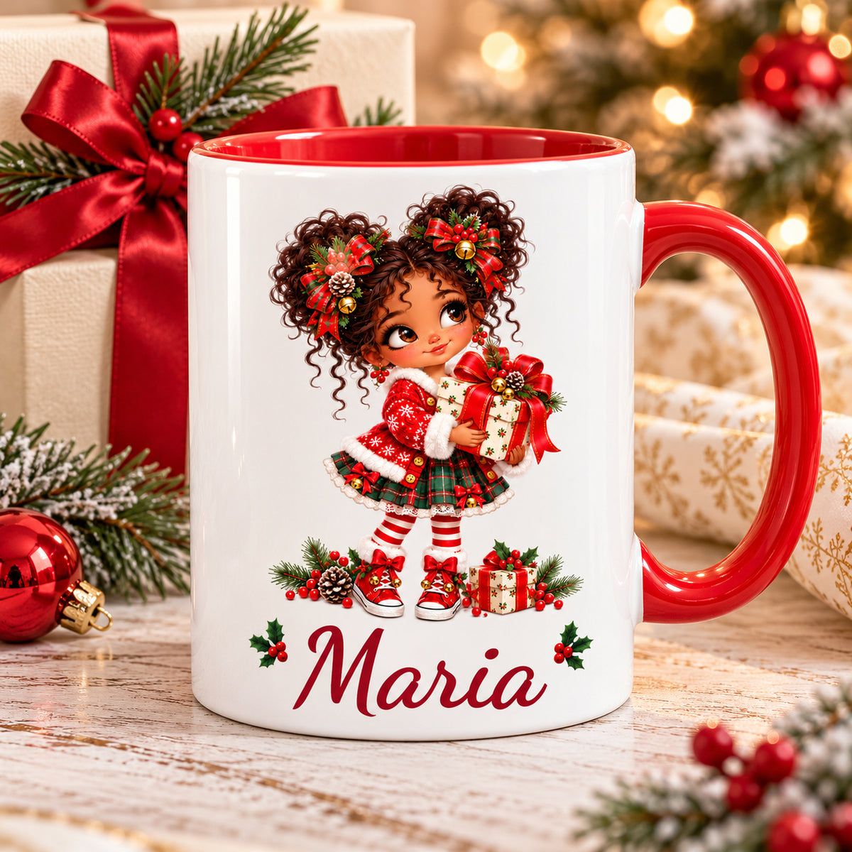 Personalisierte Weihnachtstasse Geschenk mit Wunschname in weihnachtlicher Geschenkszene.