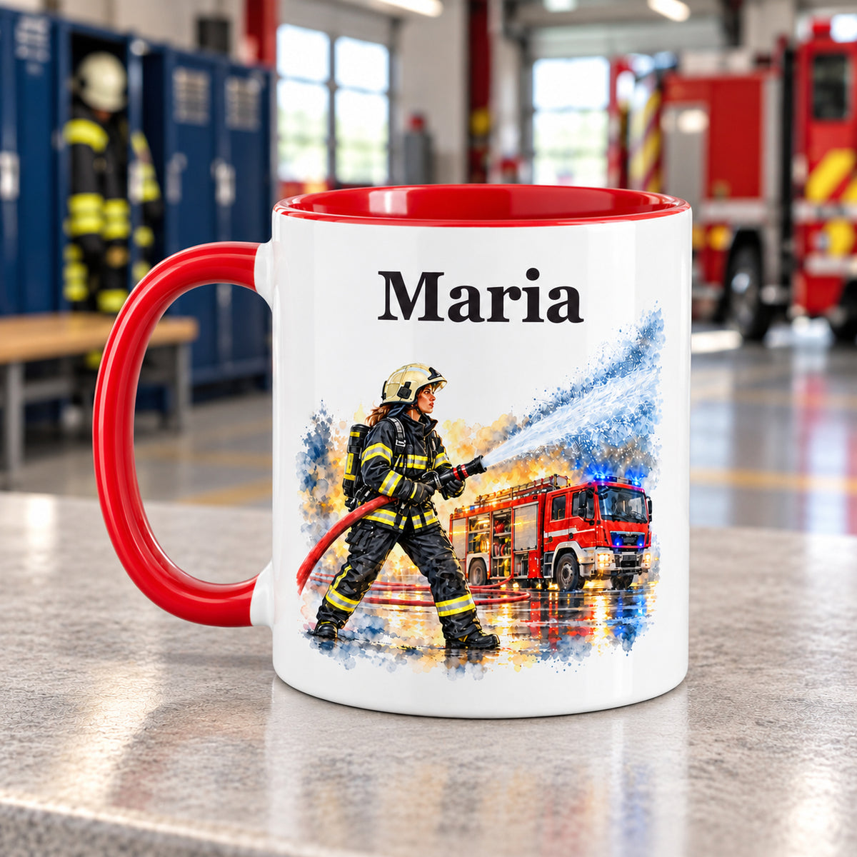 Gegenseite der personalisierten Tasse mit Feuerwehrfrau im Motiv „Wasser marsch“