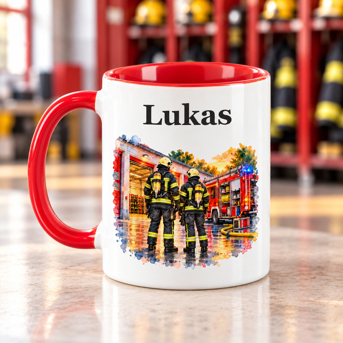 Gegenseite der personalisierten Tasse mit Feuerwehrmann im Motiv „Gemeinsam stark“