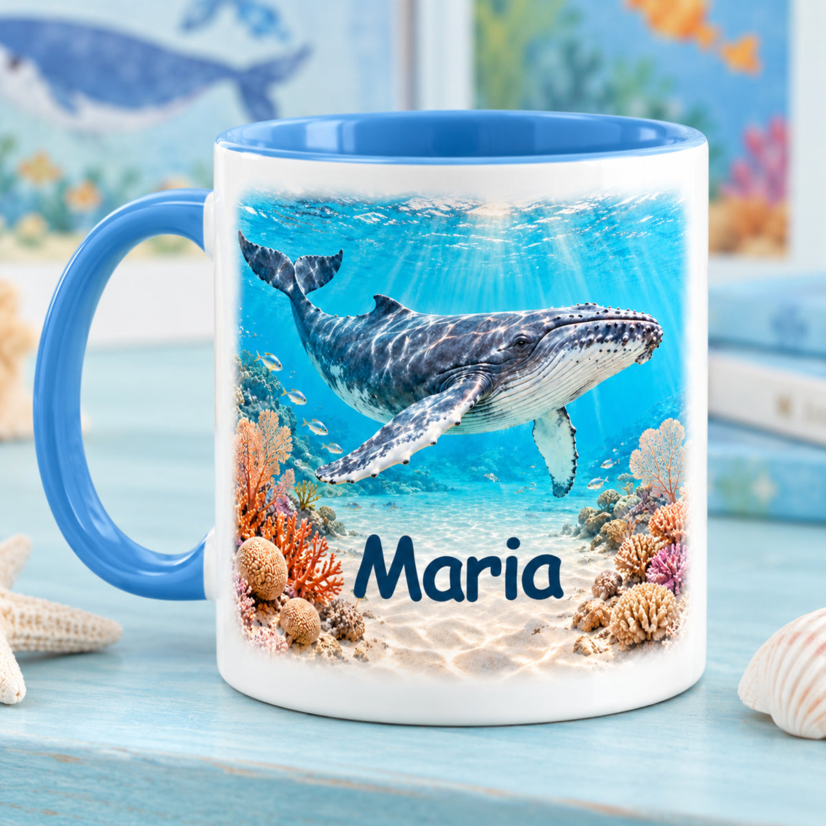 Wal-Tasse mit Wunschname und Korallenriff auf der Rückseite