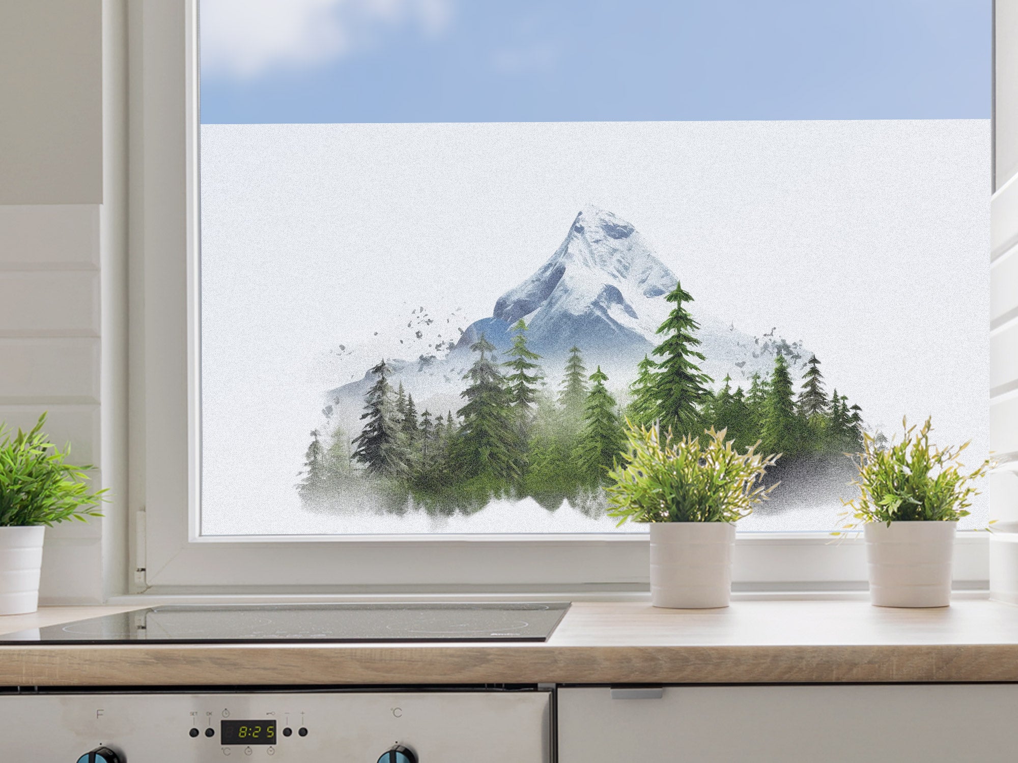 Fenster mit Berg- und Waldillustration, grün und blau.