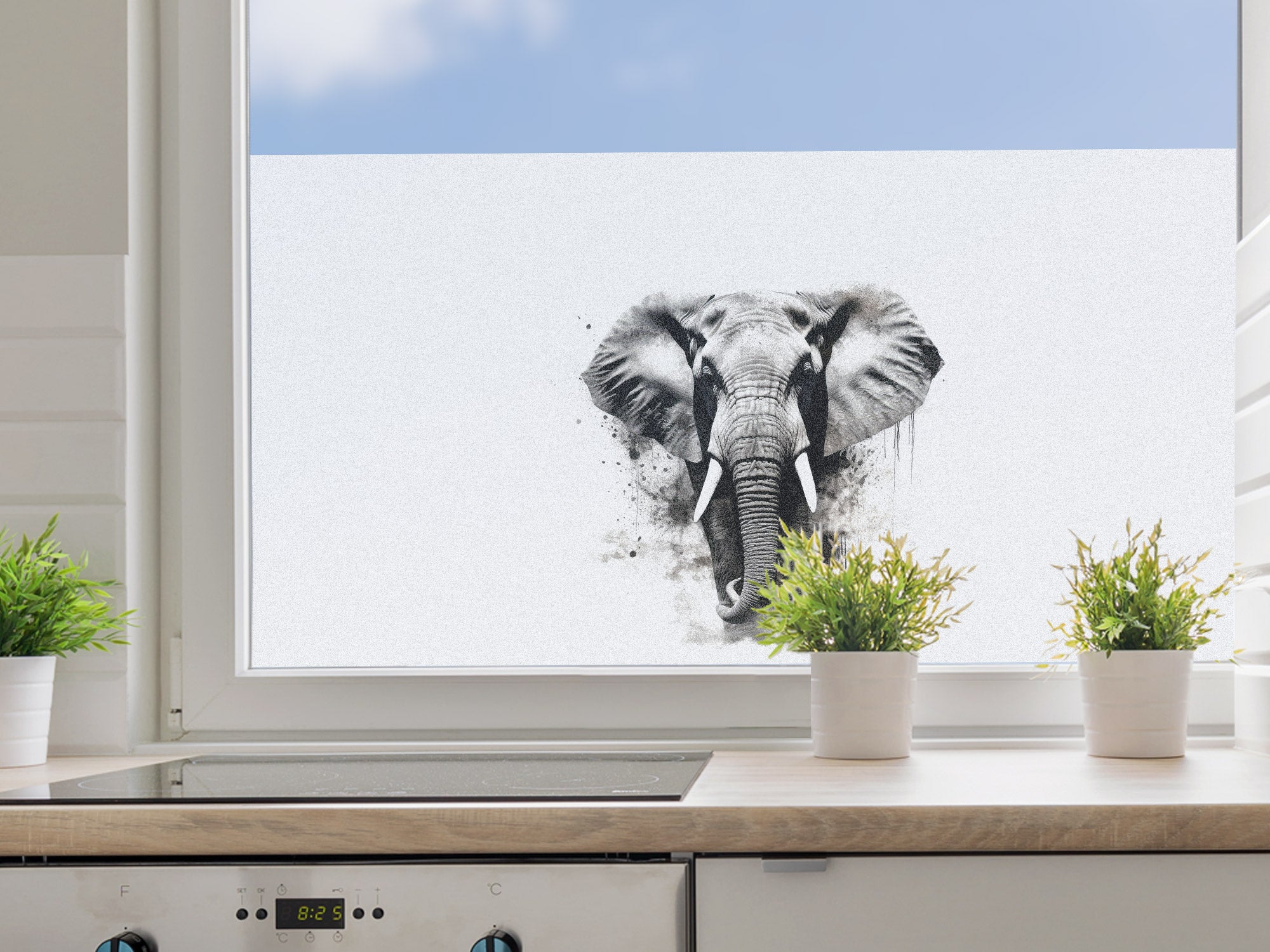 Schwarzer Elefant auf weißem Hintergrund, Küchenfensterdekoration.