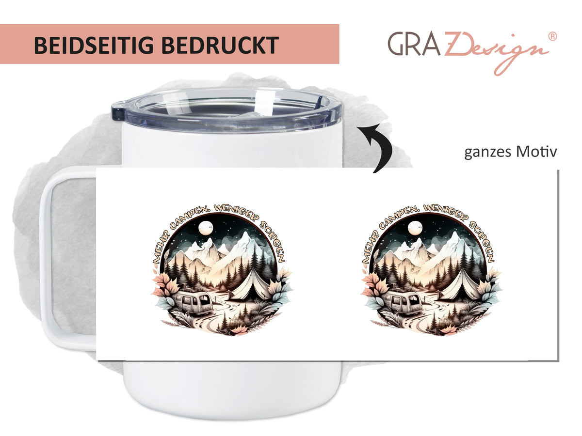 Beidseitig bedruckter Becher mit Berglandschaft und Wohnwagen.