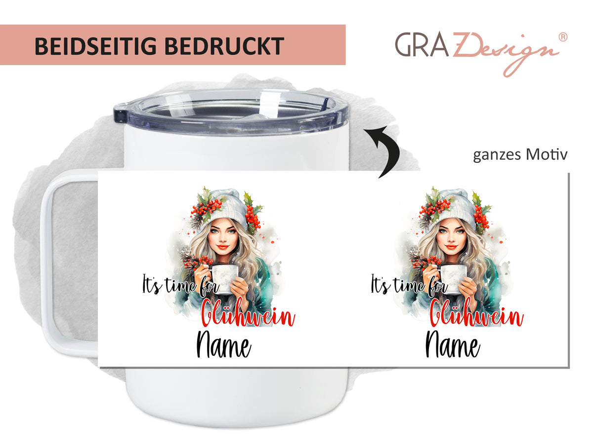 Beidseitig bedruckter Becher mit winterlichem Motiv und Namen.