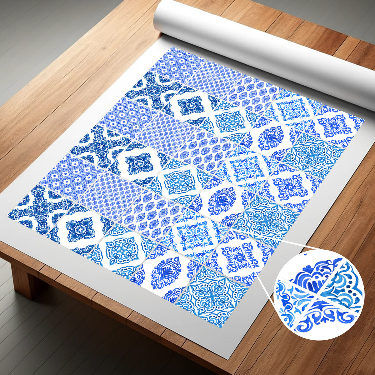 Blau-weiße Fliesenmuster auf Papier, dekorative Designs.