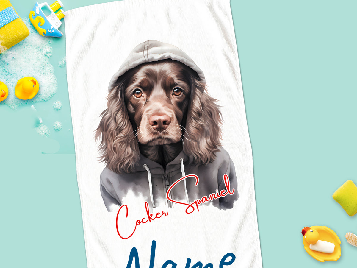 Cocker Spaniel mit Kapuzenpullover, personalisierbar, farbenfroh.