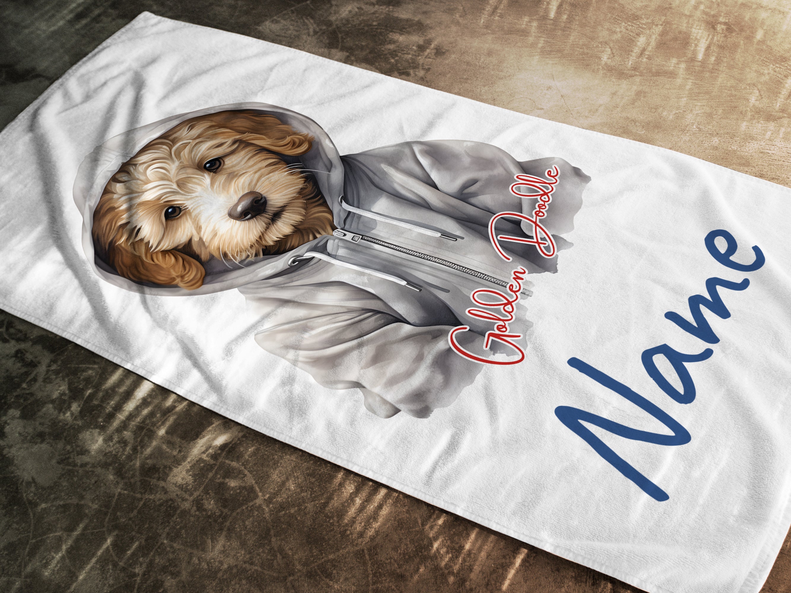 Handtuch mit Golden Doodle und personalisiertem Namen.