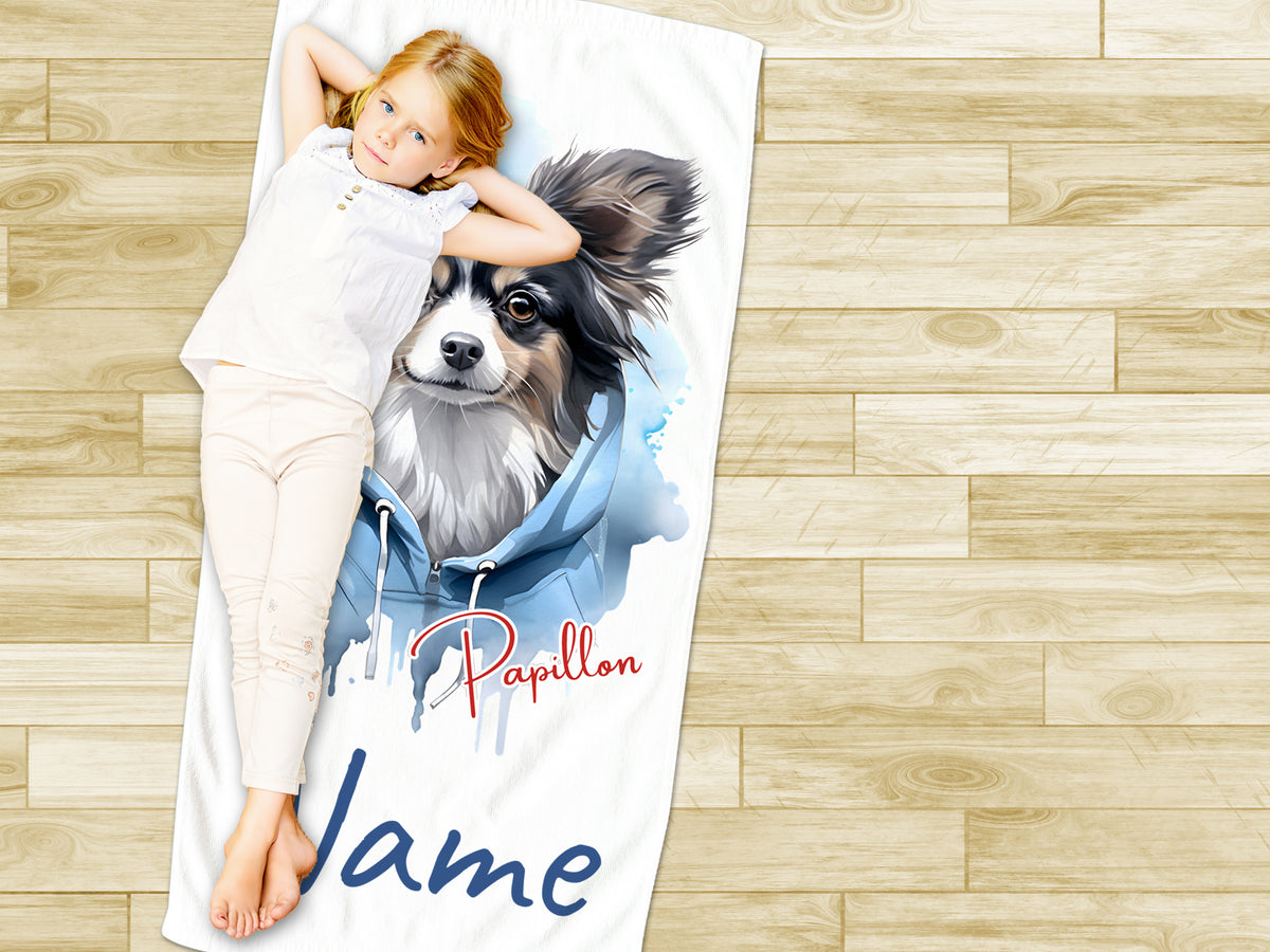Fleece-Decke mit Papillon-Hund und personalisiertem Namen.