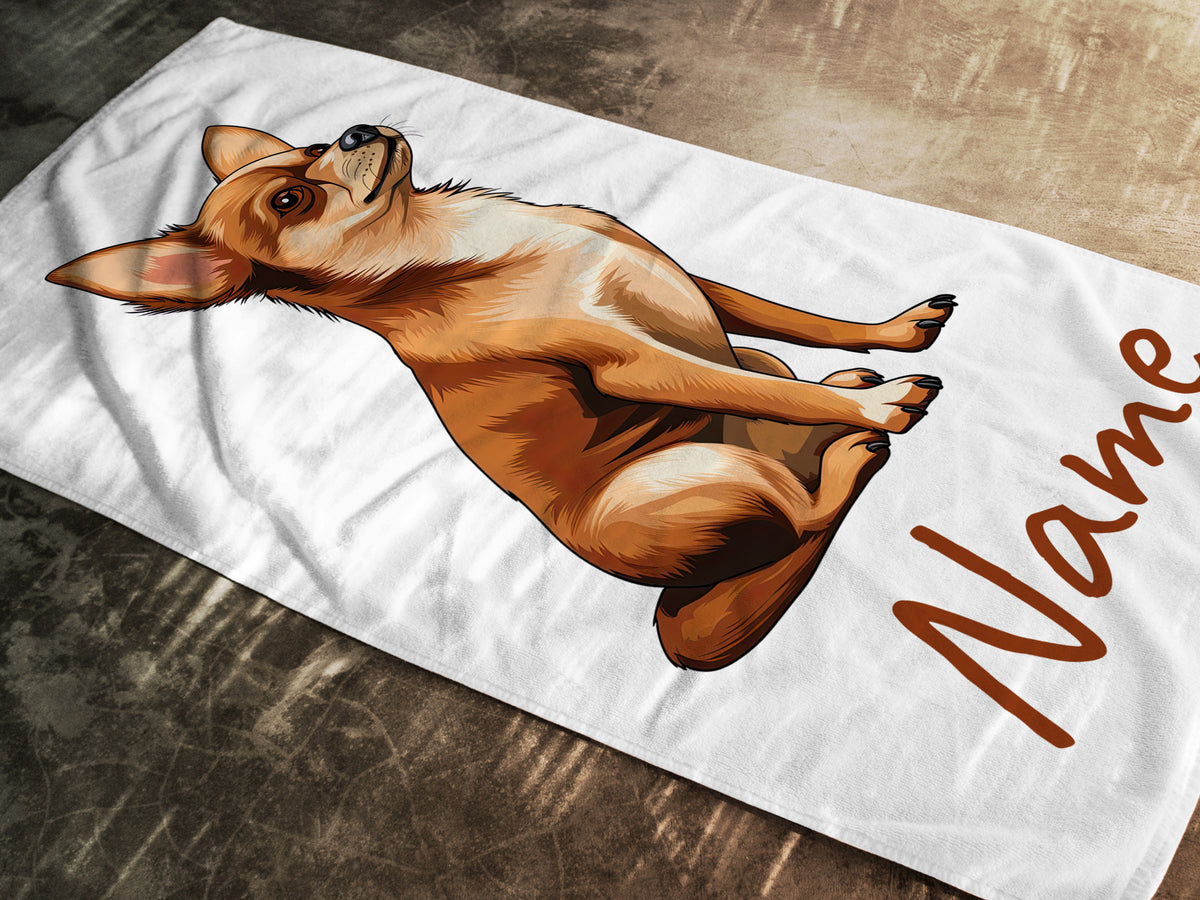 Hundetuch mit braunem Chihuahua und personalisiertem Namen.