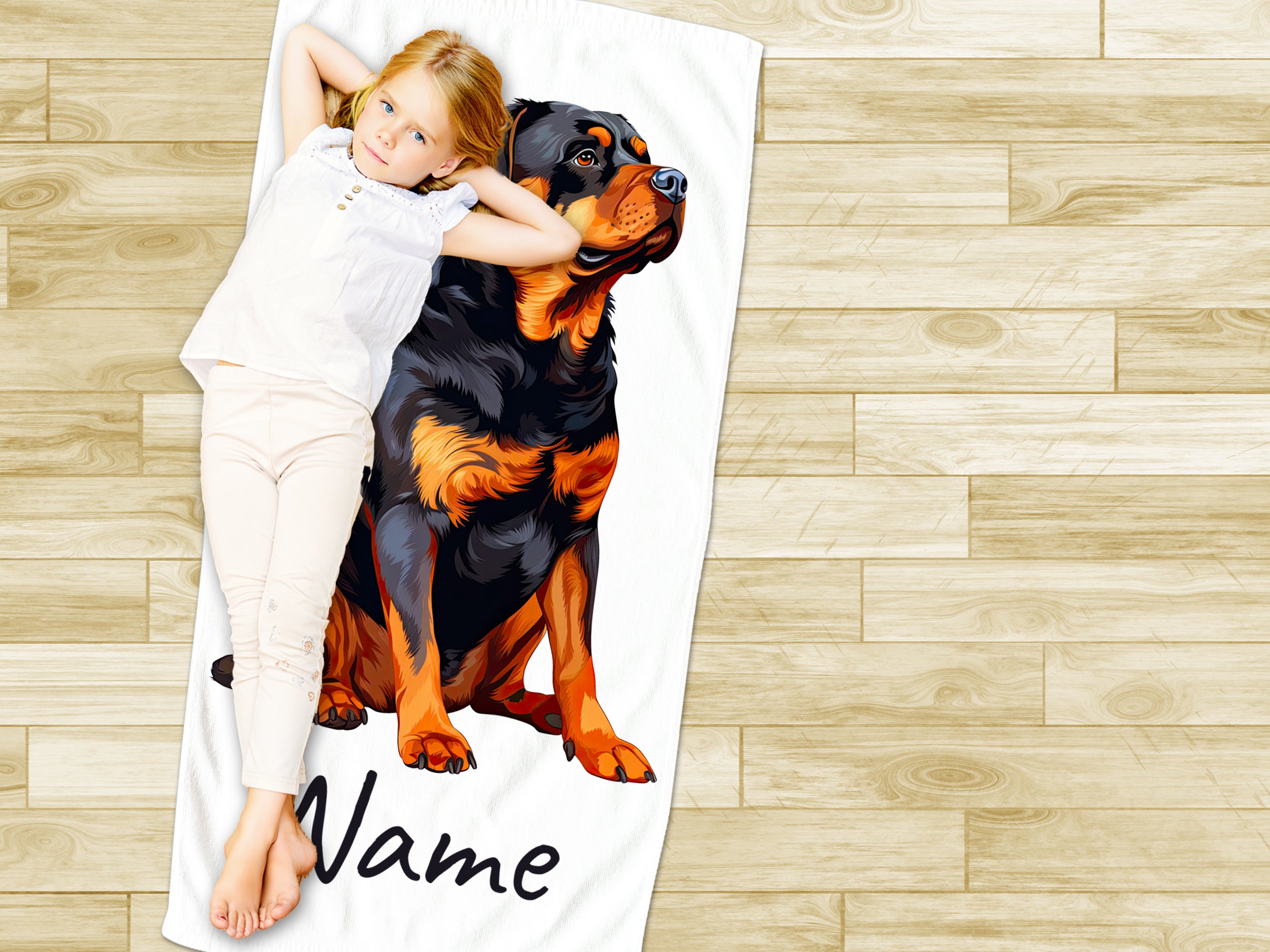 Weißes Handtuch mit Rottweiler und personalisiertem Namen.