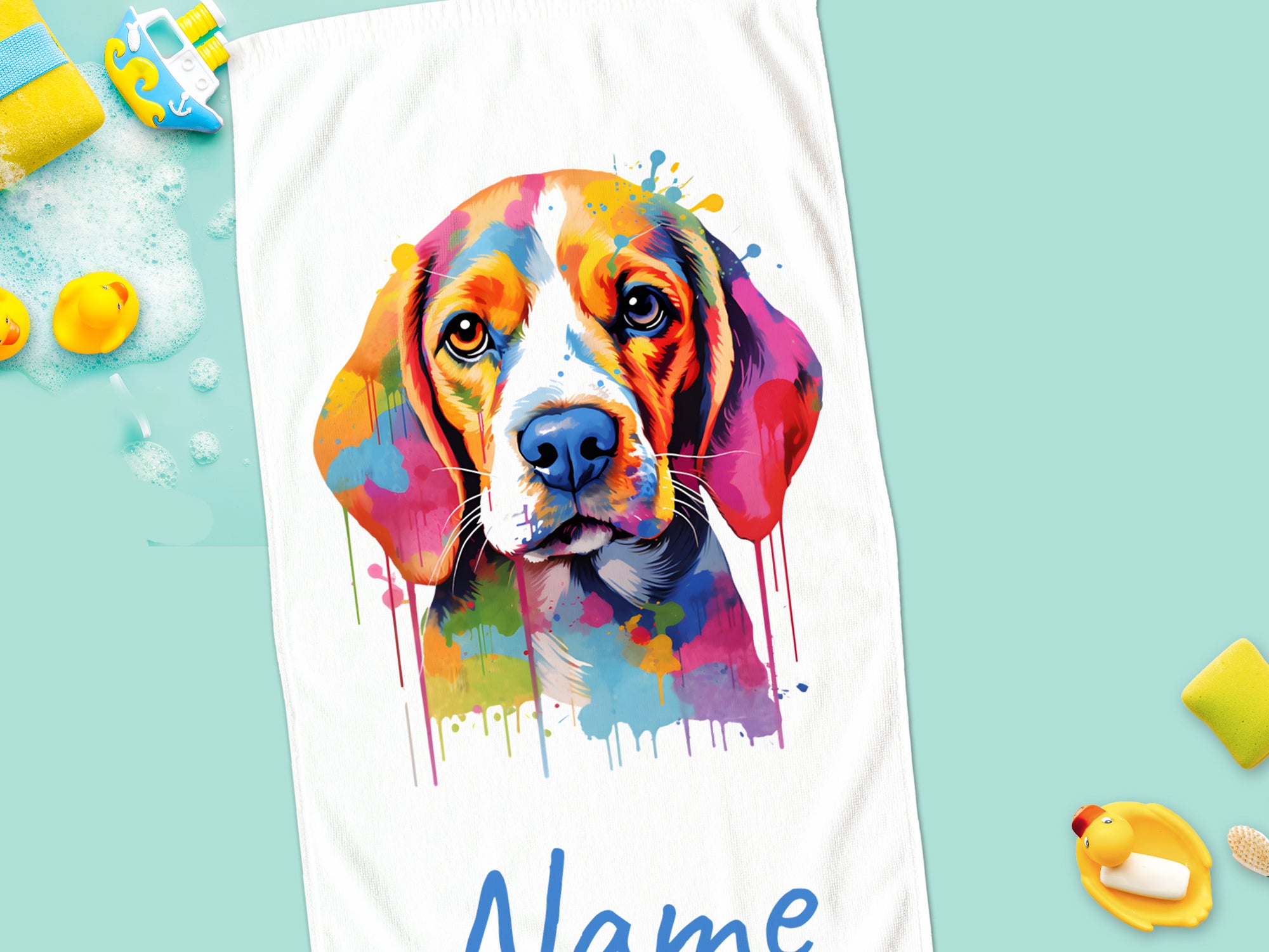 Buntes Handtuch mit Beagle-Motiv und personalisiertem Namen.