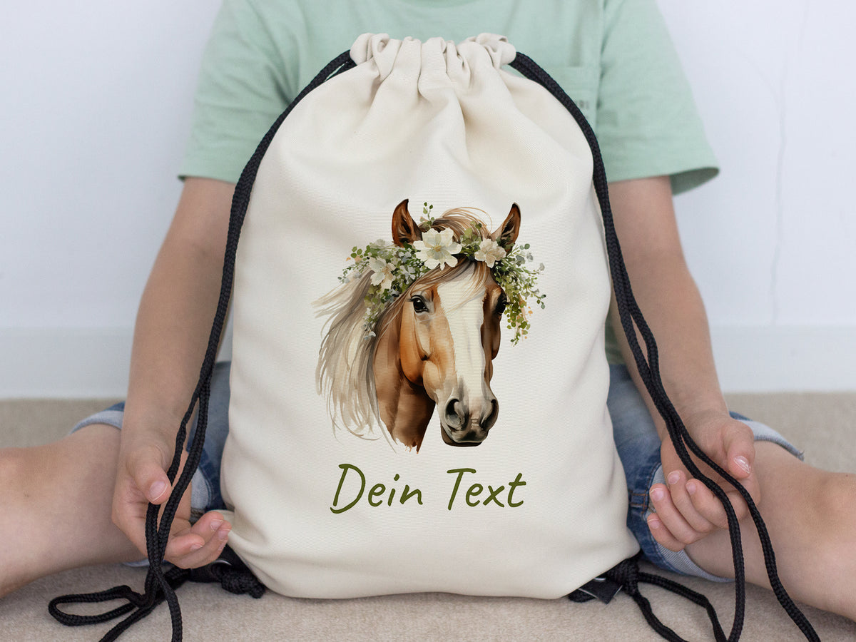 Beige Turnbeutel mit Pferdemotiv und personalisierbarem Text.