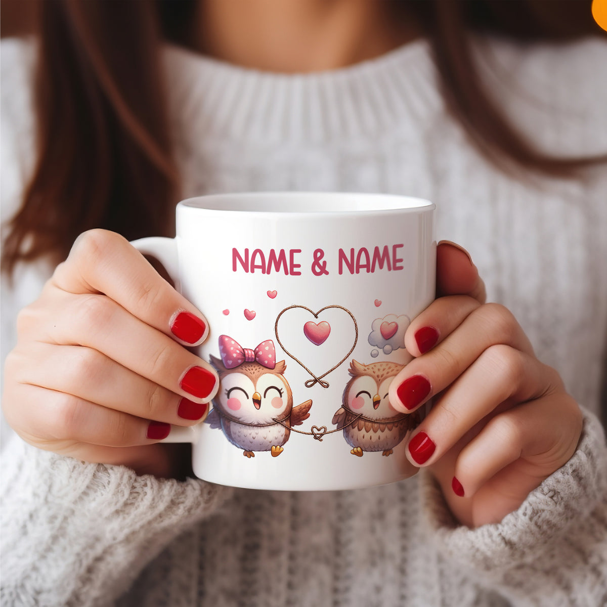 Kaffeetasse mit Eulen-Design und personalisierten Namen.