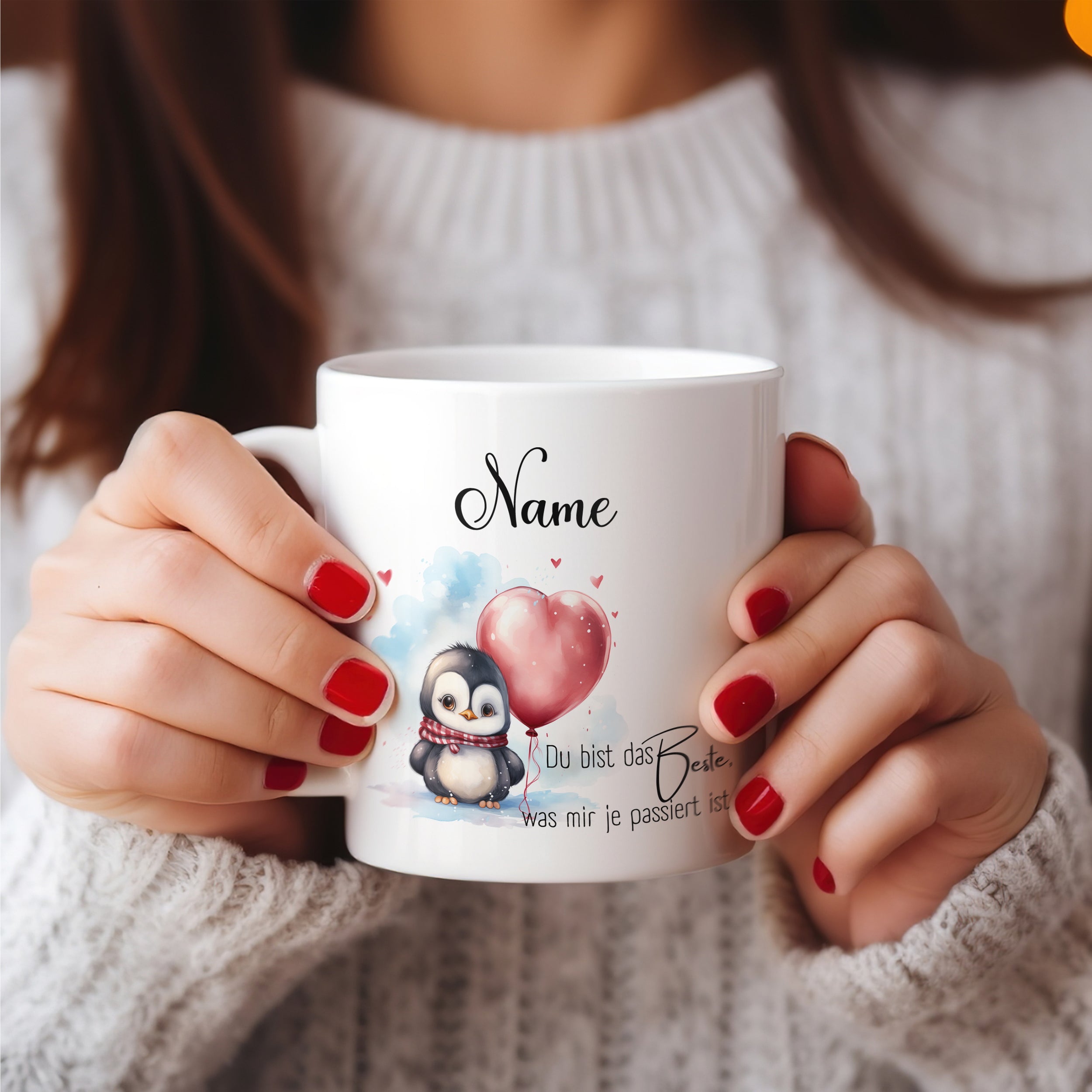 Tasse mit Pinguin-Motiv und Herz, personalisierbar.