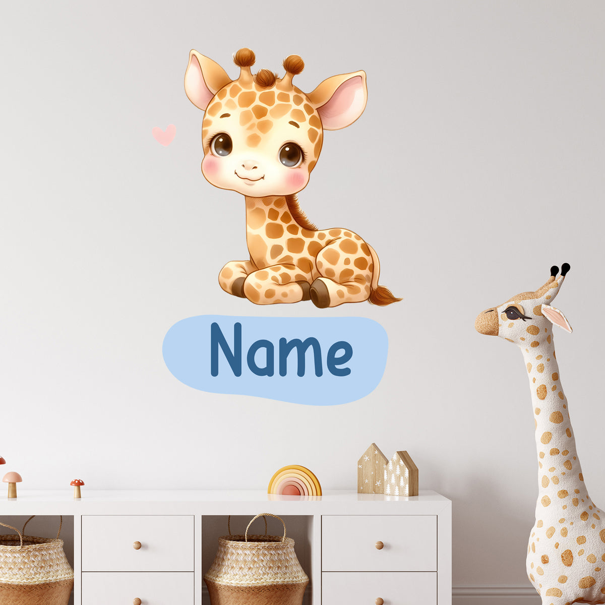 Niedliche Giraffe in Braun mit personalisierbarem Namen.