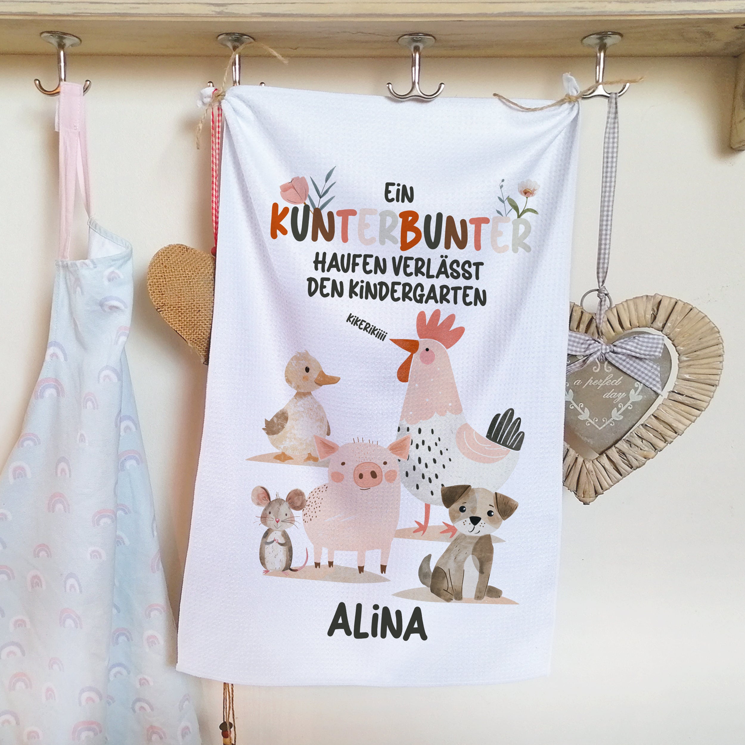 Küchentuch mit bunten Tieren und Namen Alina.