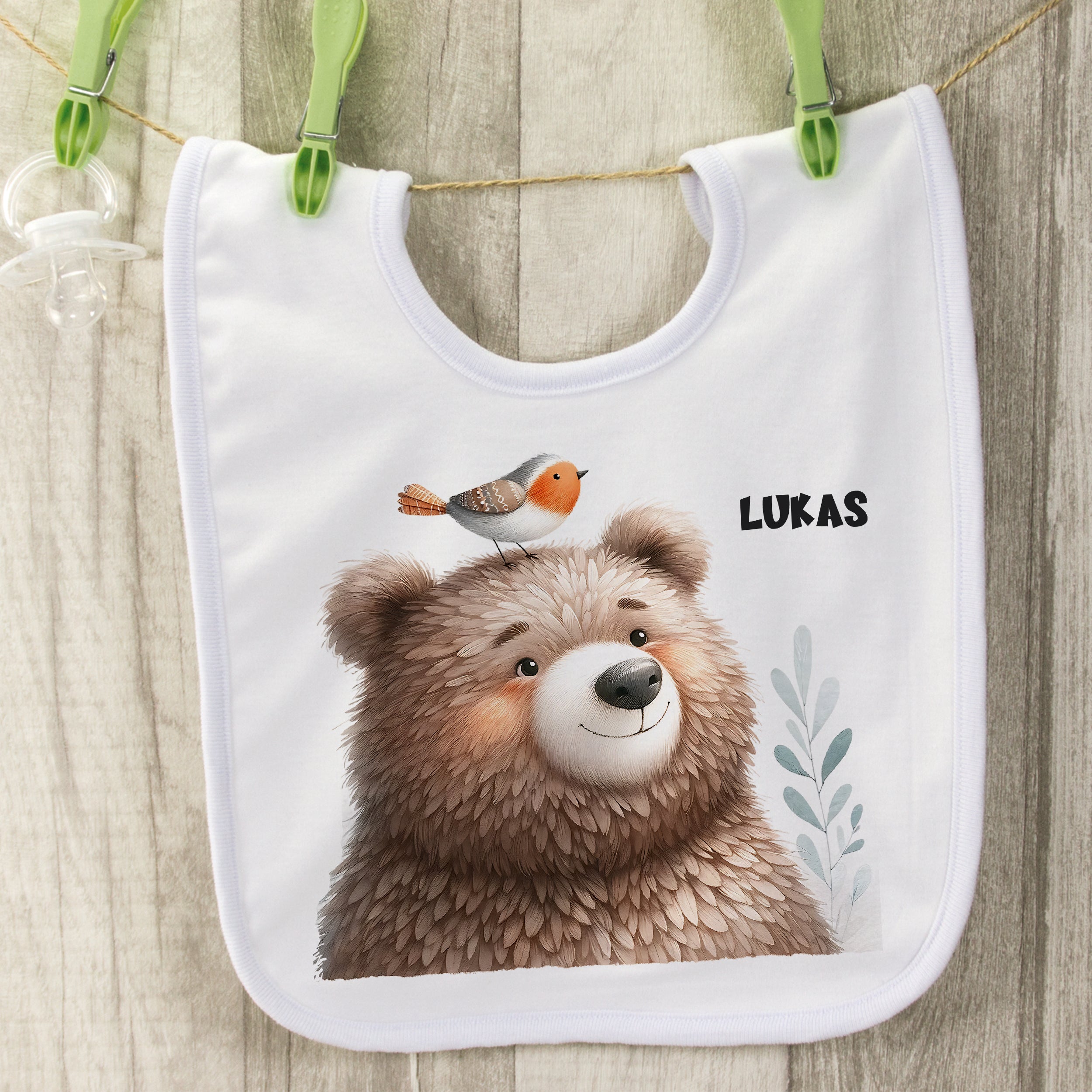 Lätzchen mit Bärenmotiv, weiß, personalisiert mit "LUKAS".