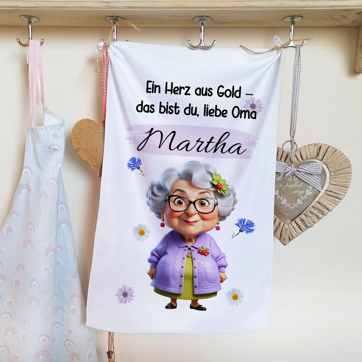 Handtuch mit Oma-Motiv, lila, personalisiert für Martha.