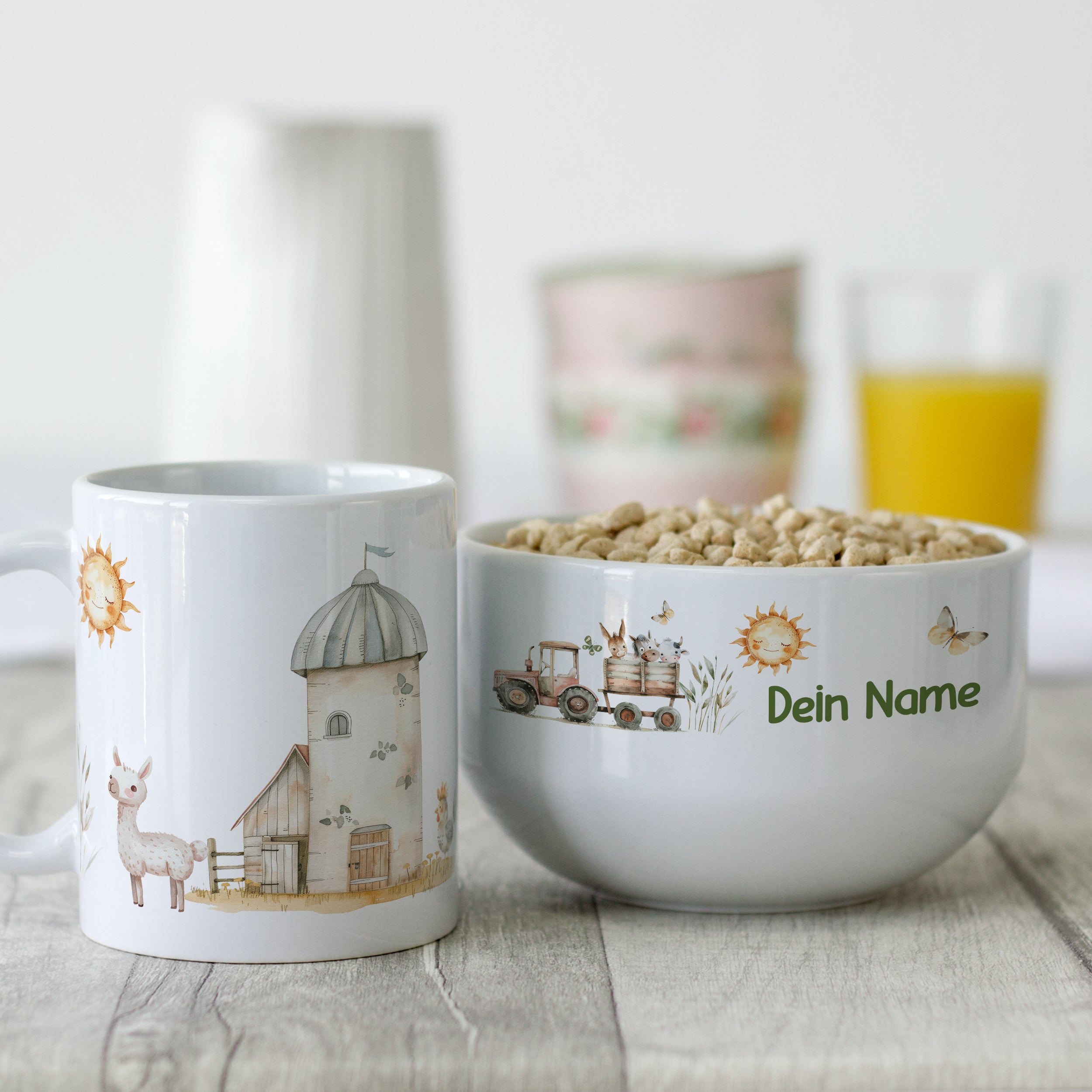Tasse und Schüssel mit ländlichem Motiv und persönlichem Namen.