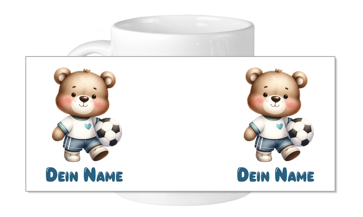 Tasse mit niedlichem Bären und Fußball, personalisierbar.