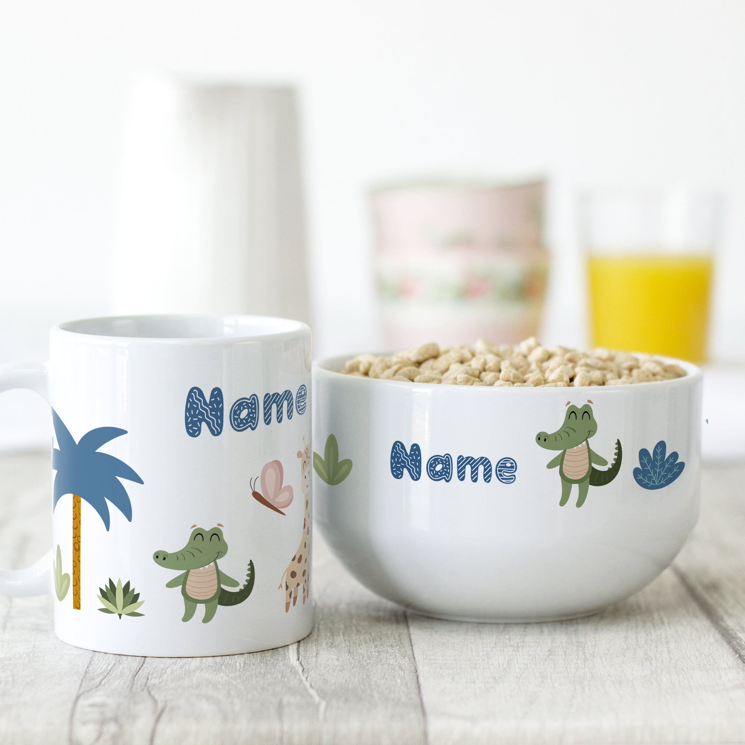 Tasse und Schüssel mit Tiermotiven und personalisierbarem Namen.