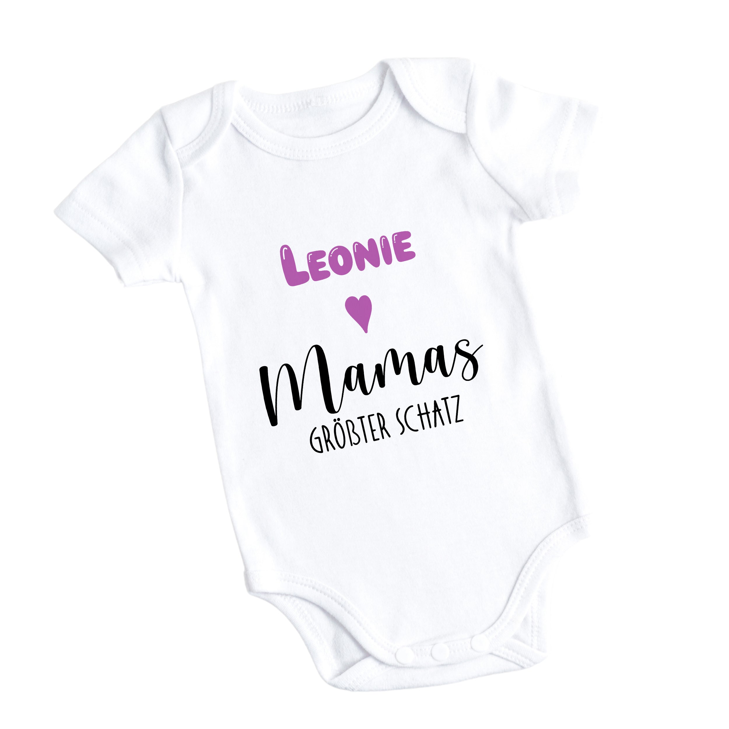 Weißes Babybody mit lila Schriftzug "Leonie ♥ Mamas größter Schatz".