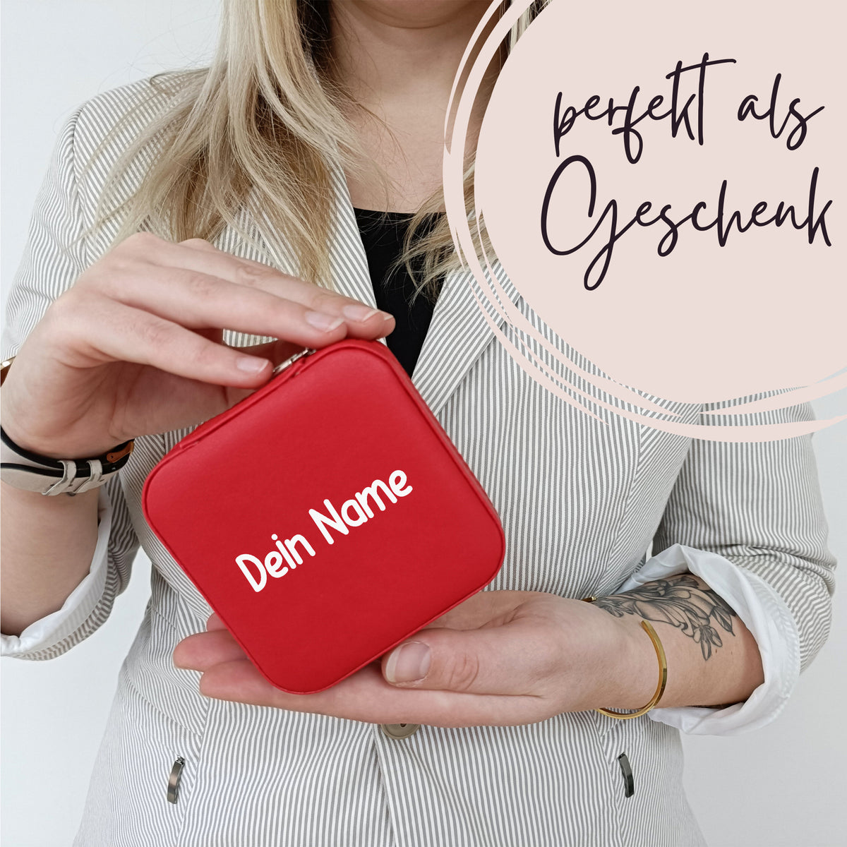 Rote Geschenkbox mit personalisierbarem Namen.