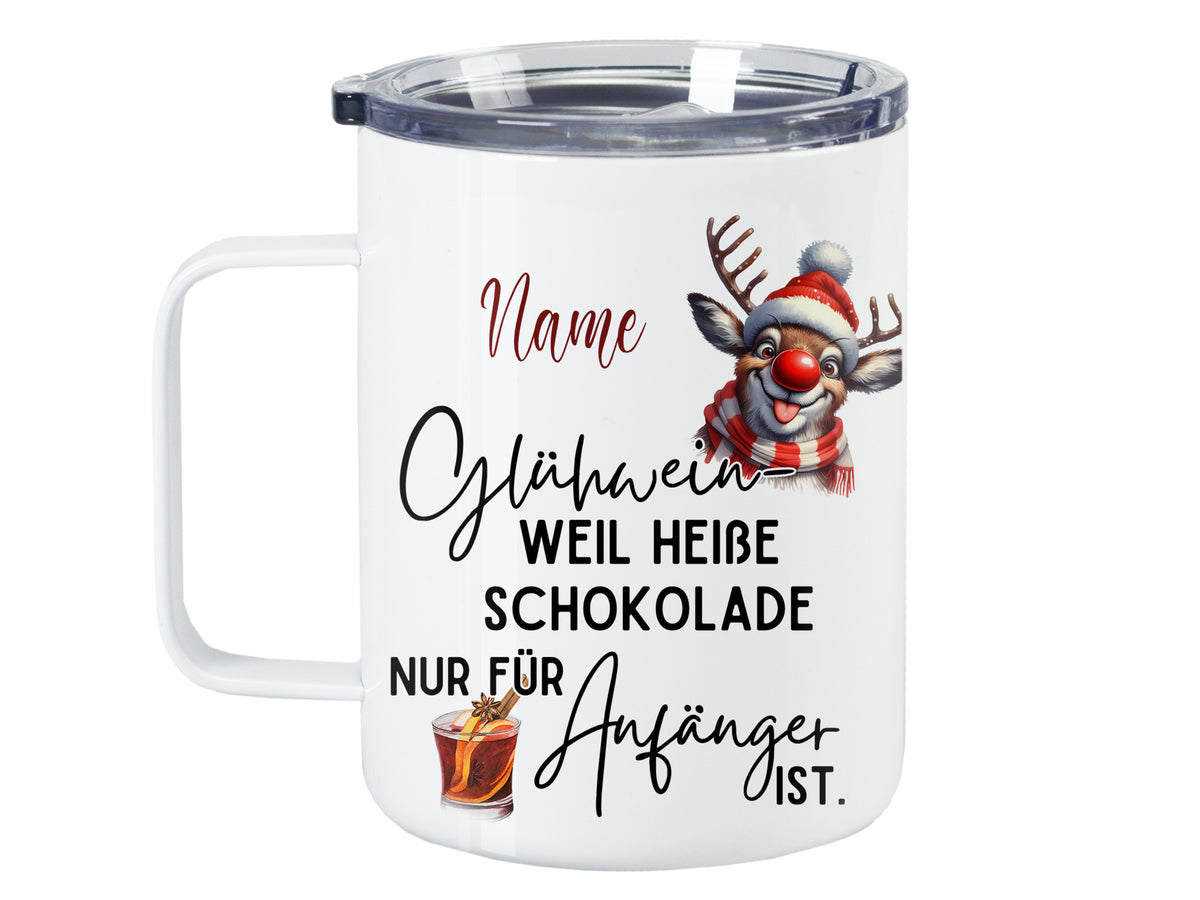 Weißer Becher mit Rentier-Motiv und Weihnachtsbotschaft.