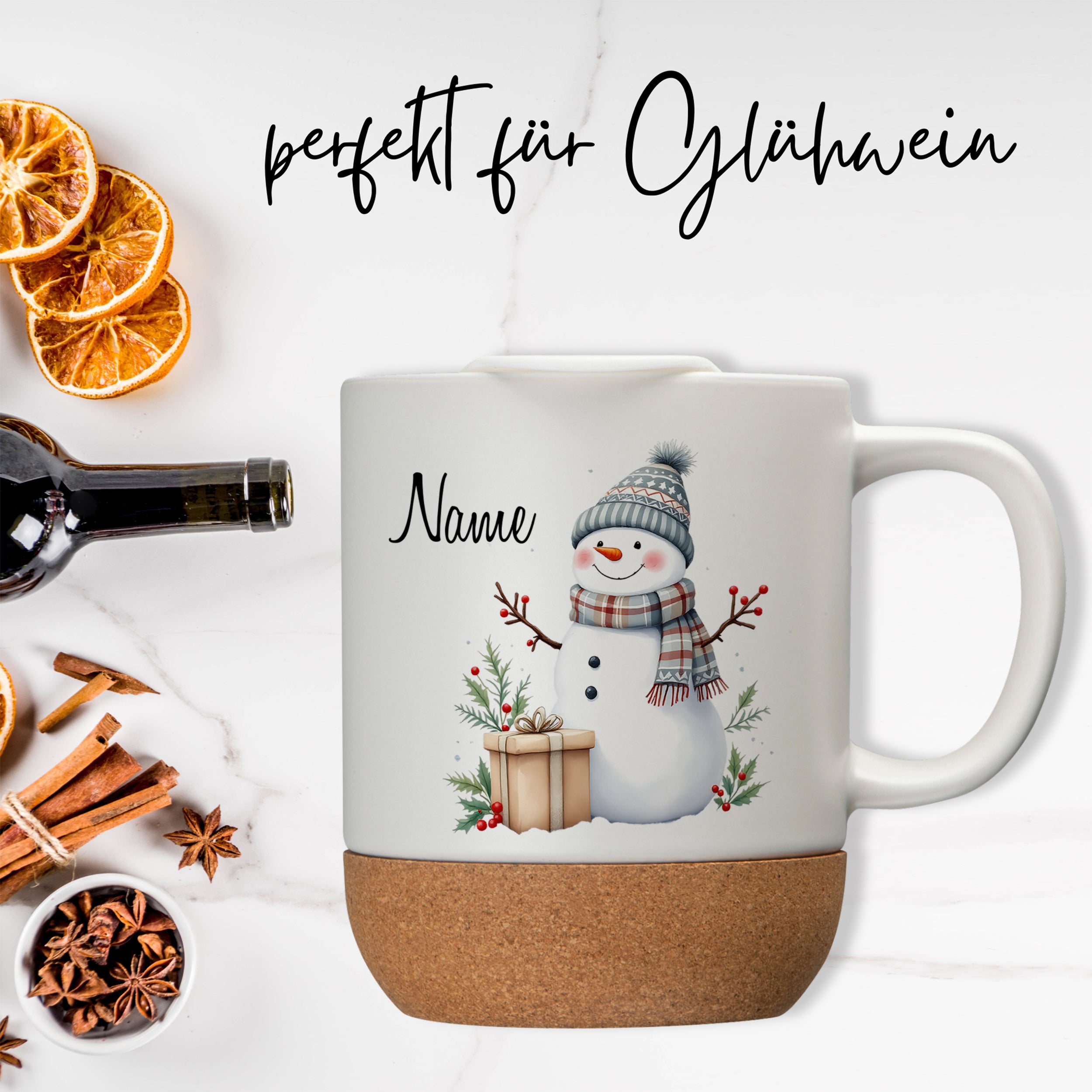 Tasse mit Schneemann-Motiv und Korkboden, ideal für Glühwein.