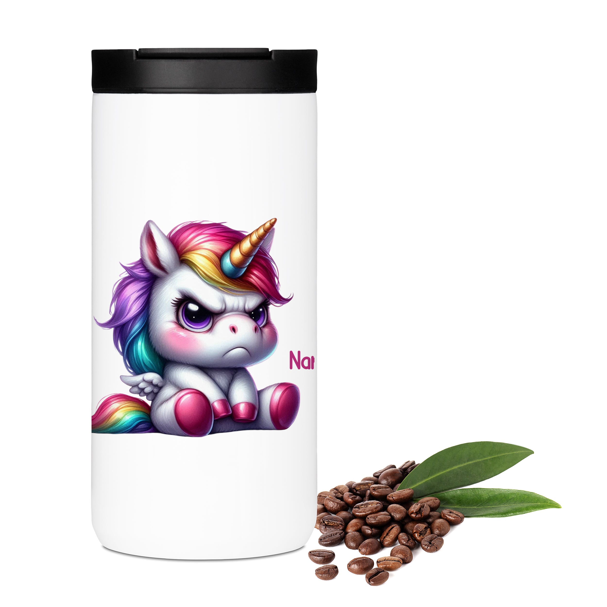 Weißer Becher mit wütendem Einhorn und bunten Haaren.