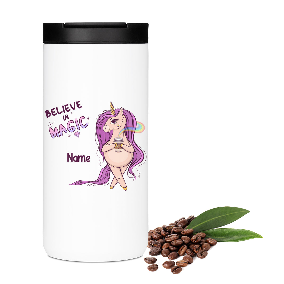 Weißer Becher mit Einhorn-Design und Spruch "Believe in Magic".